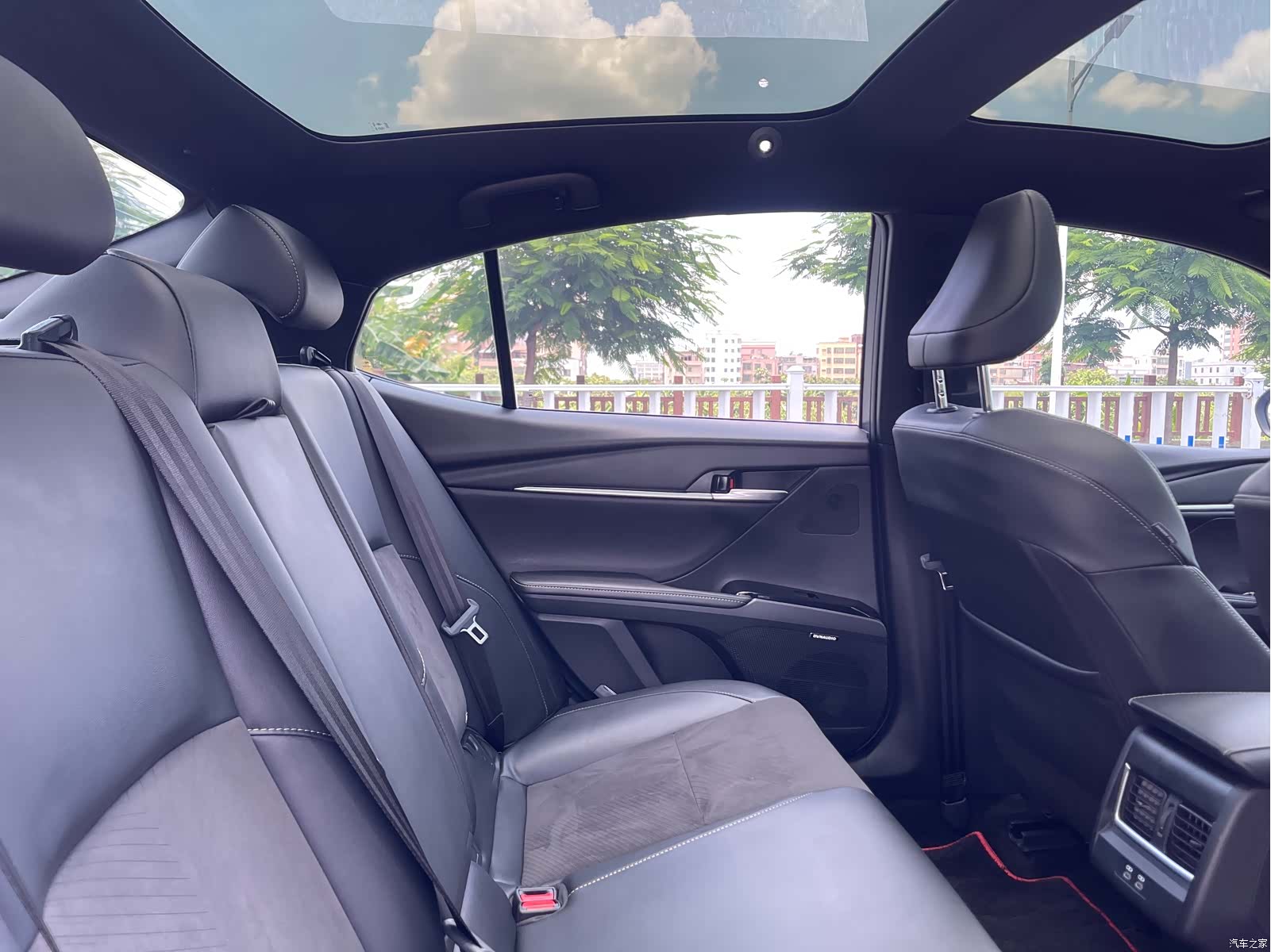 Toyota Camry, 2025 14