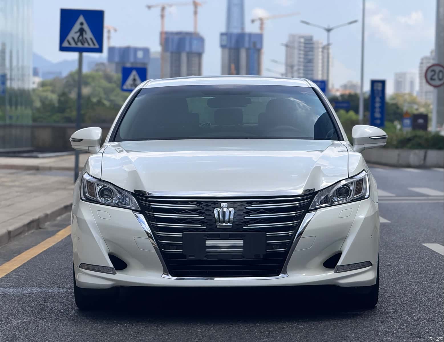Toyota Crown, 2016 2