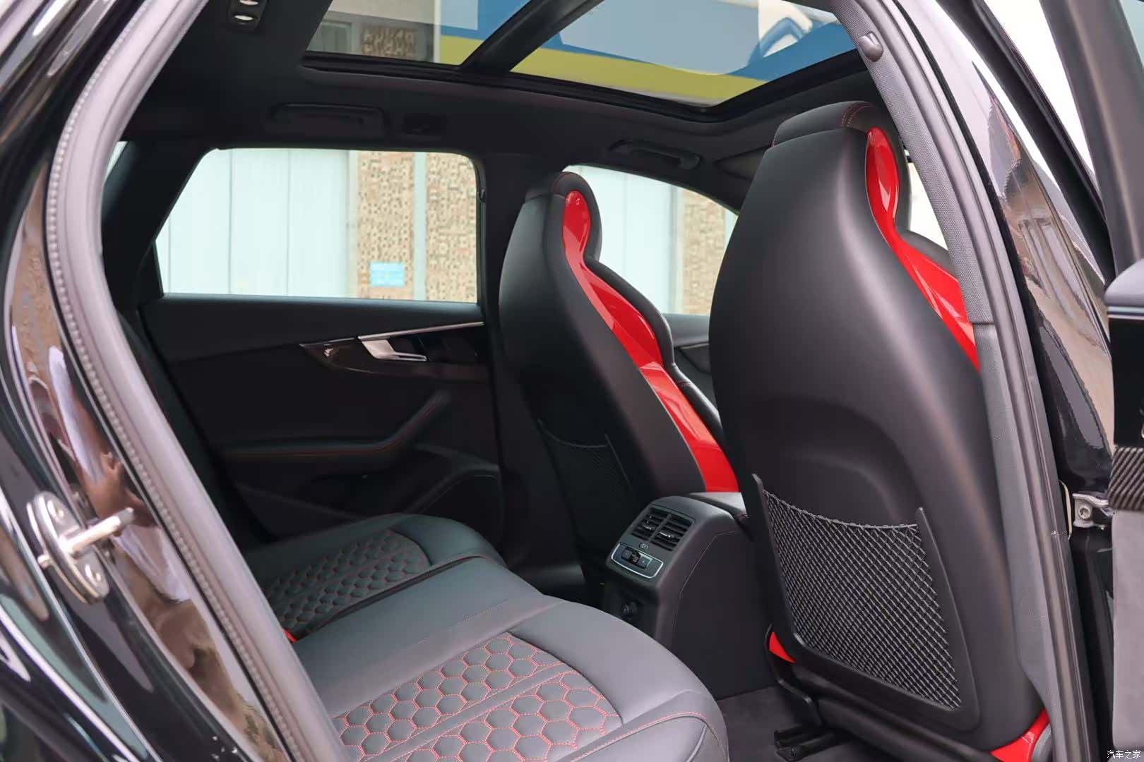 Audi RS4, 2025 15