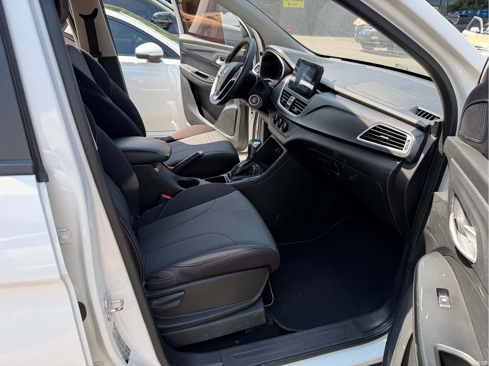 Wuling 730, 2019 13