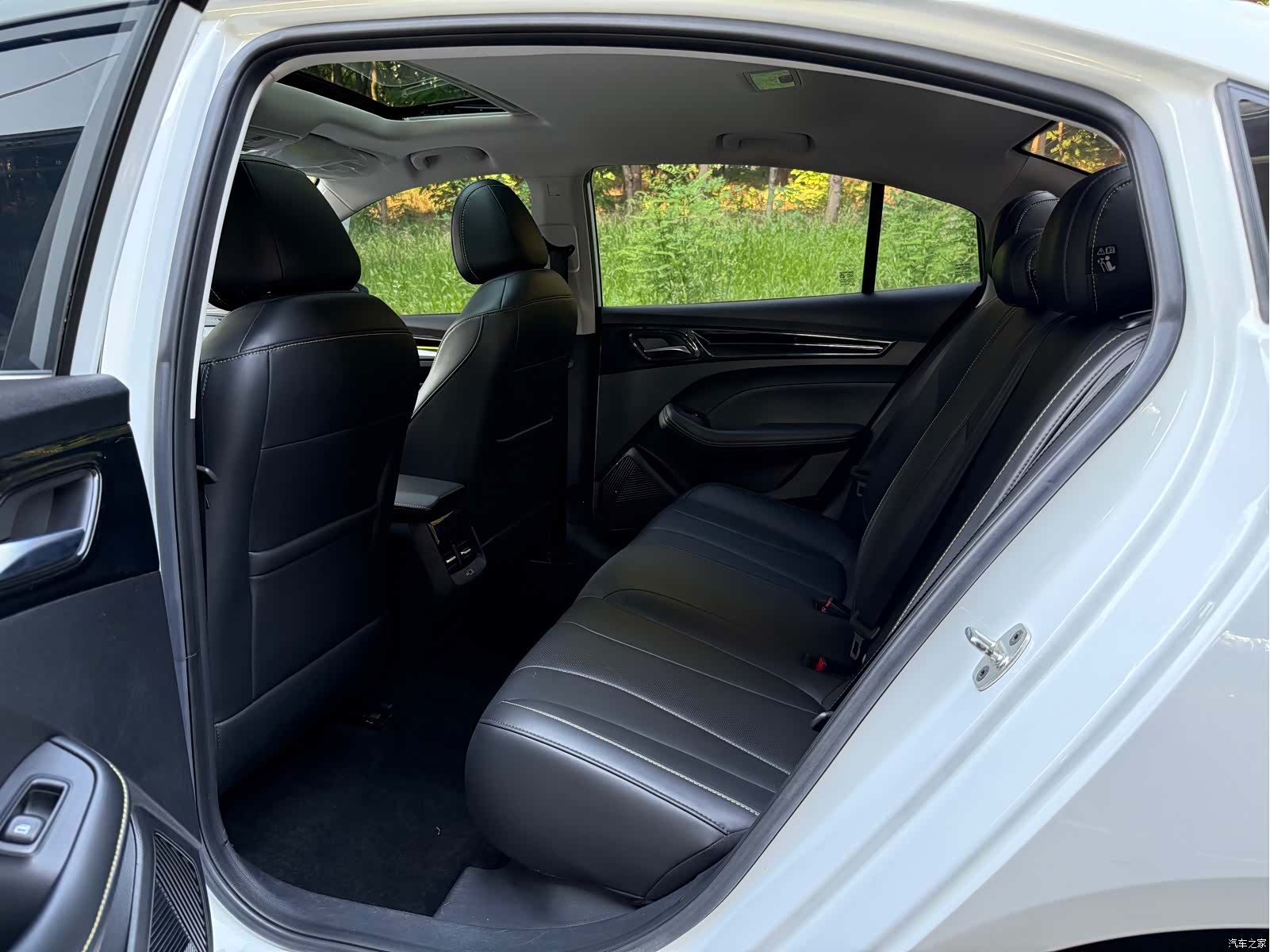 Roewe i5, 2022 8