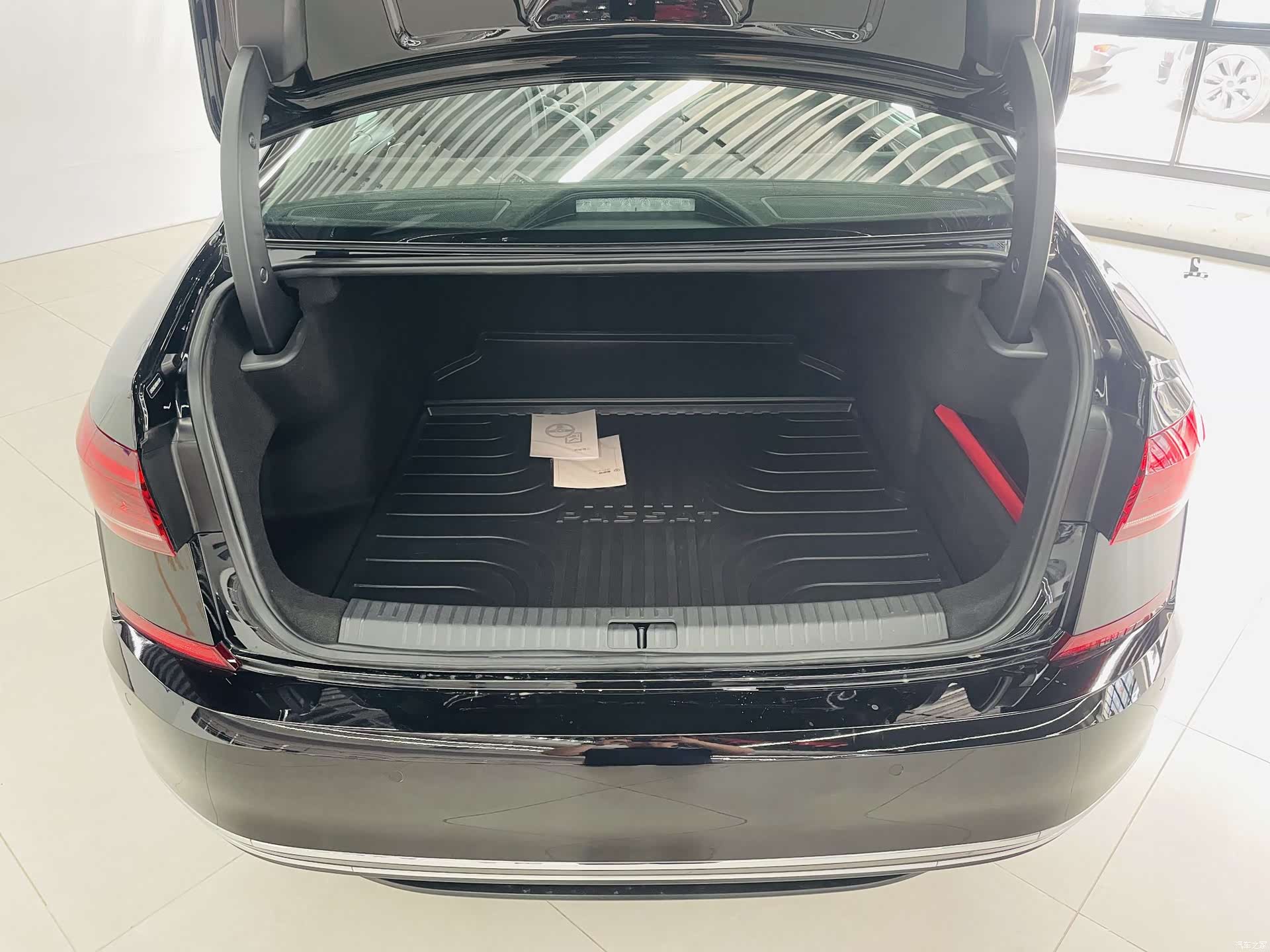 Volkswagen Passat, 2025 15