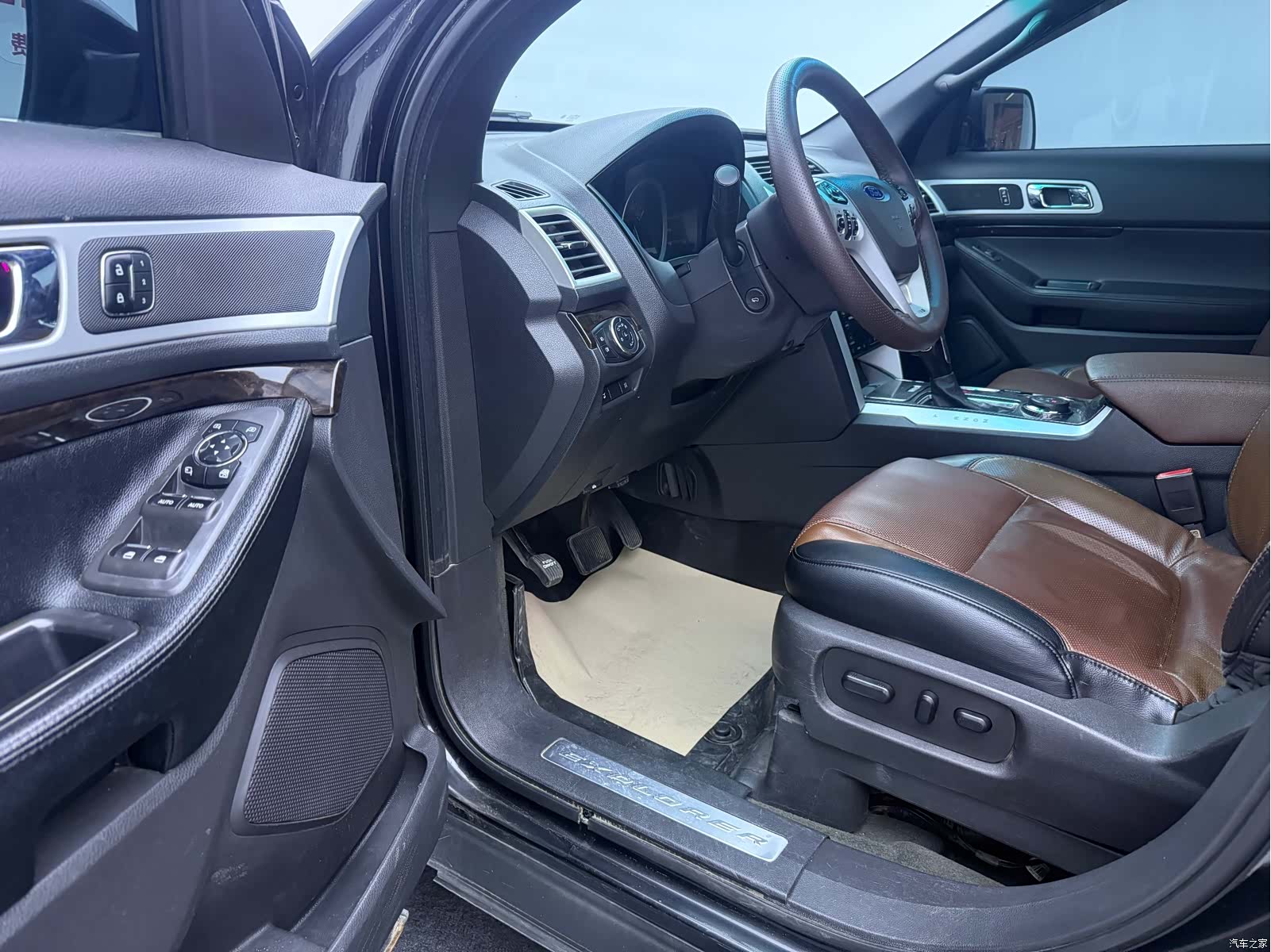 Ford Explorer, 2013 6