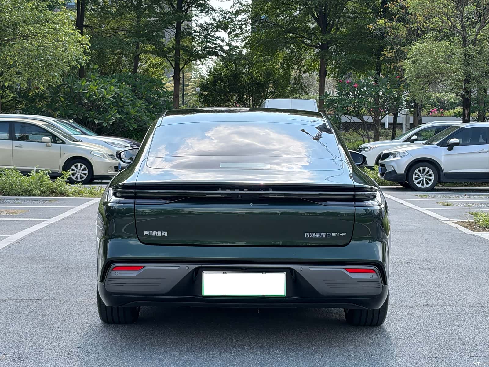 Geely 8, 2025 4