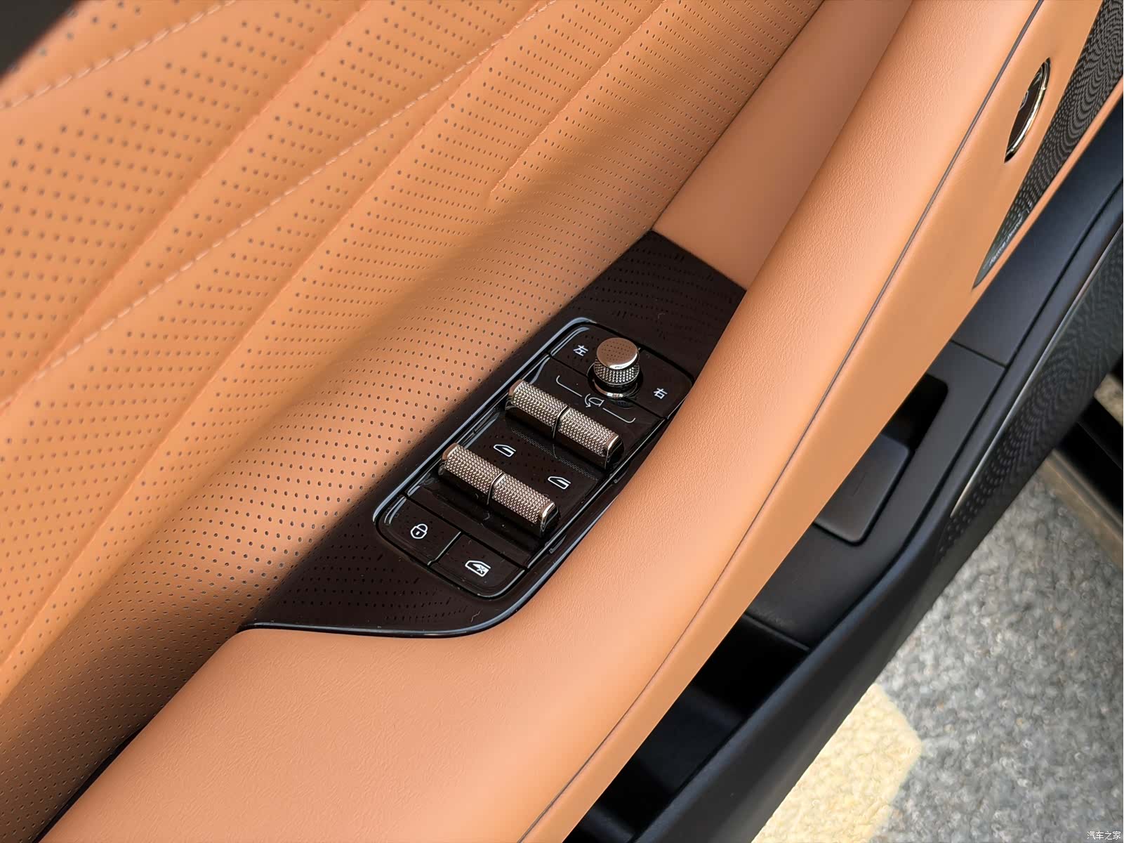 Geely 8, 2025 23