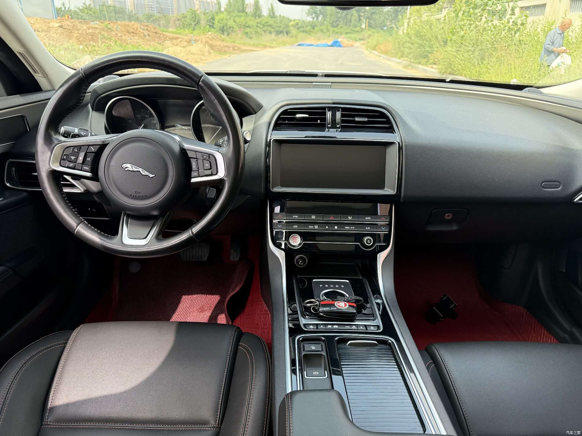 Land Rover XEL, 2019 6