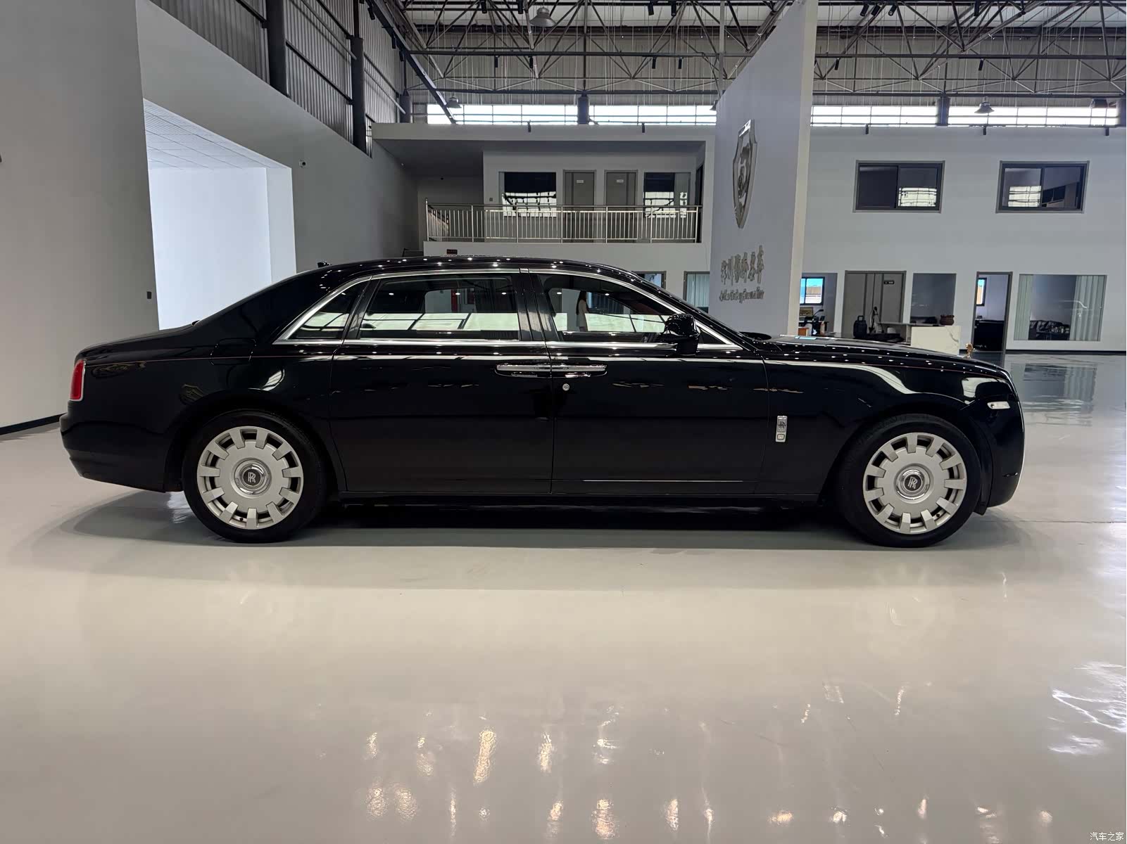 Rolls-Royce Ghost, 2012 7