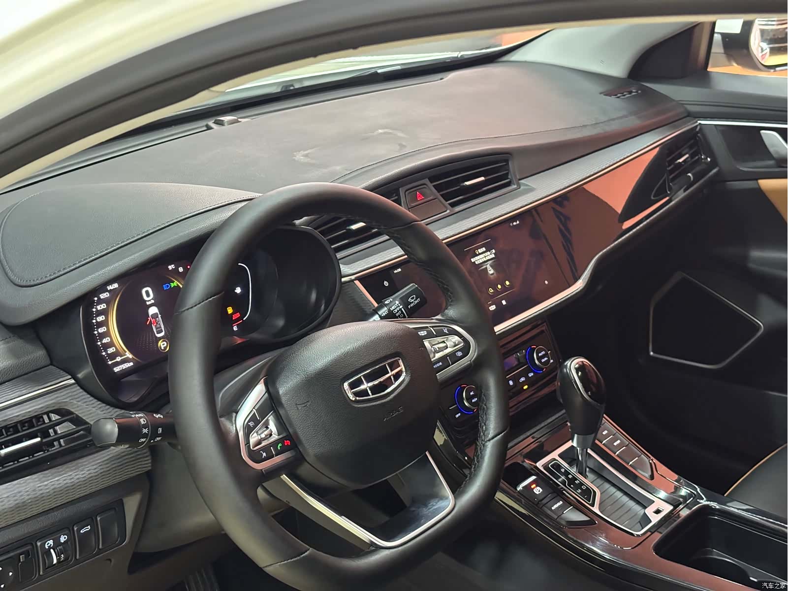Geely Emgrand, 2020 9