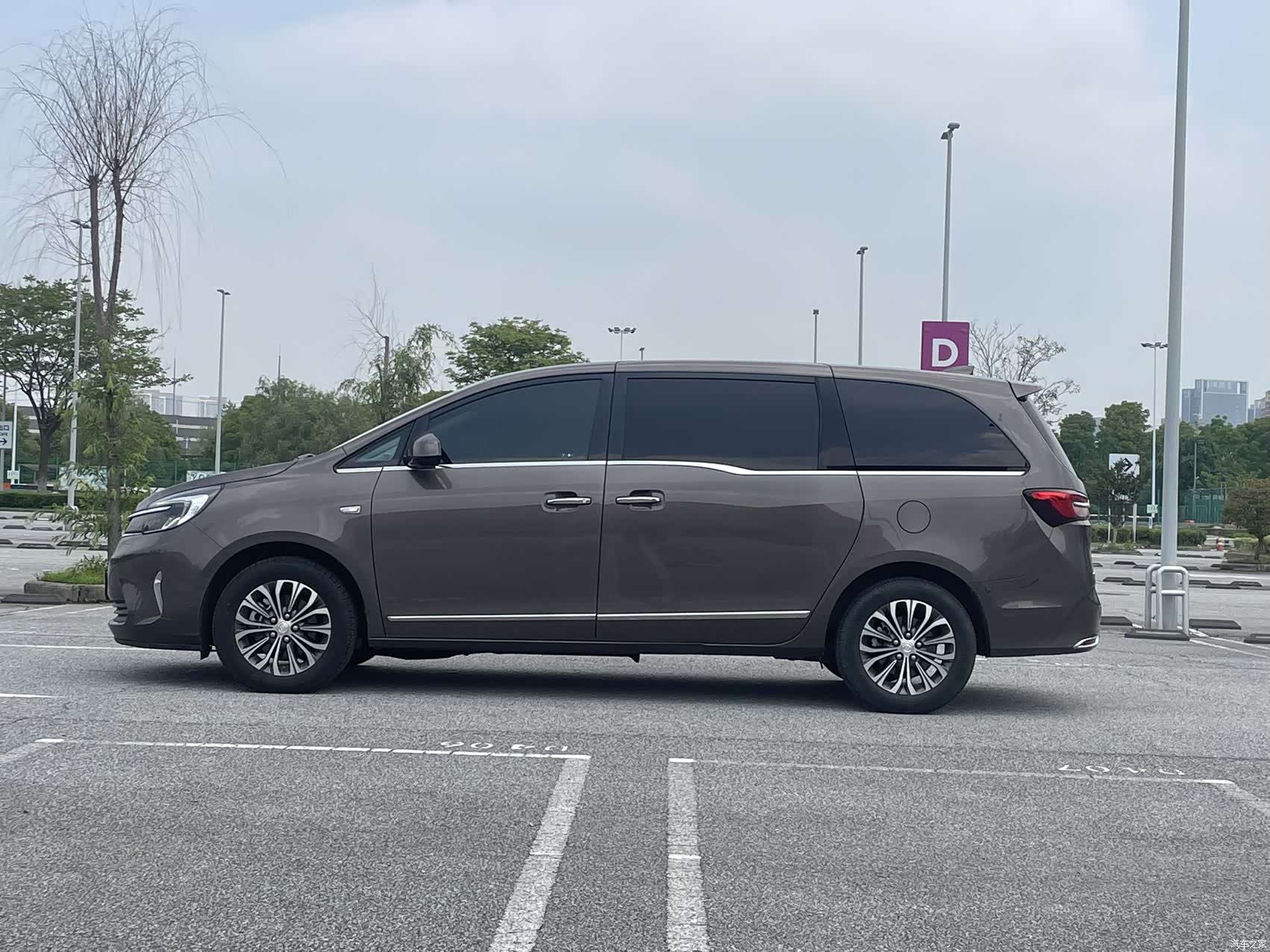 Buick GL8, 2022 4