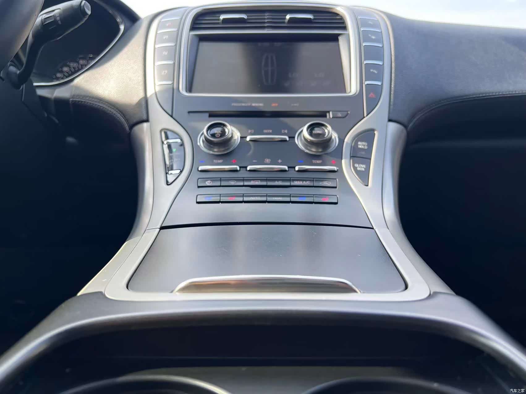 Lincoln MKX, 2016 14