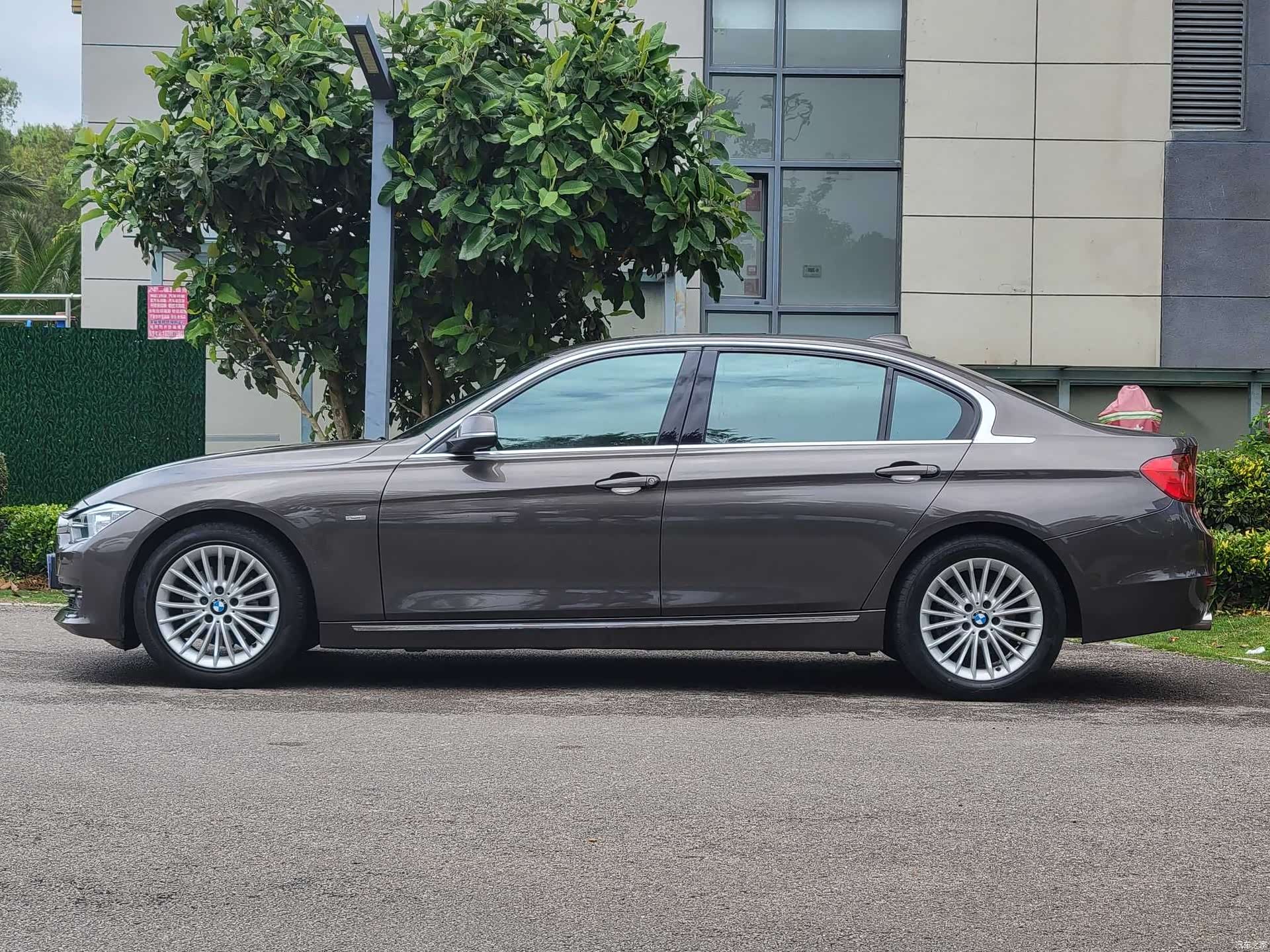 BMW 3 Series, 2013 10