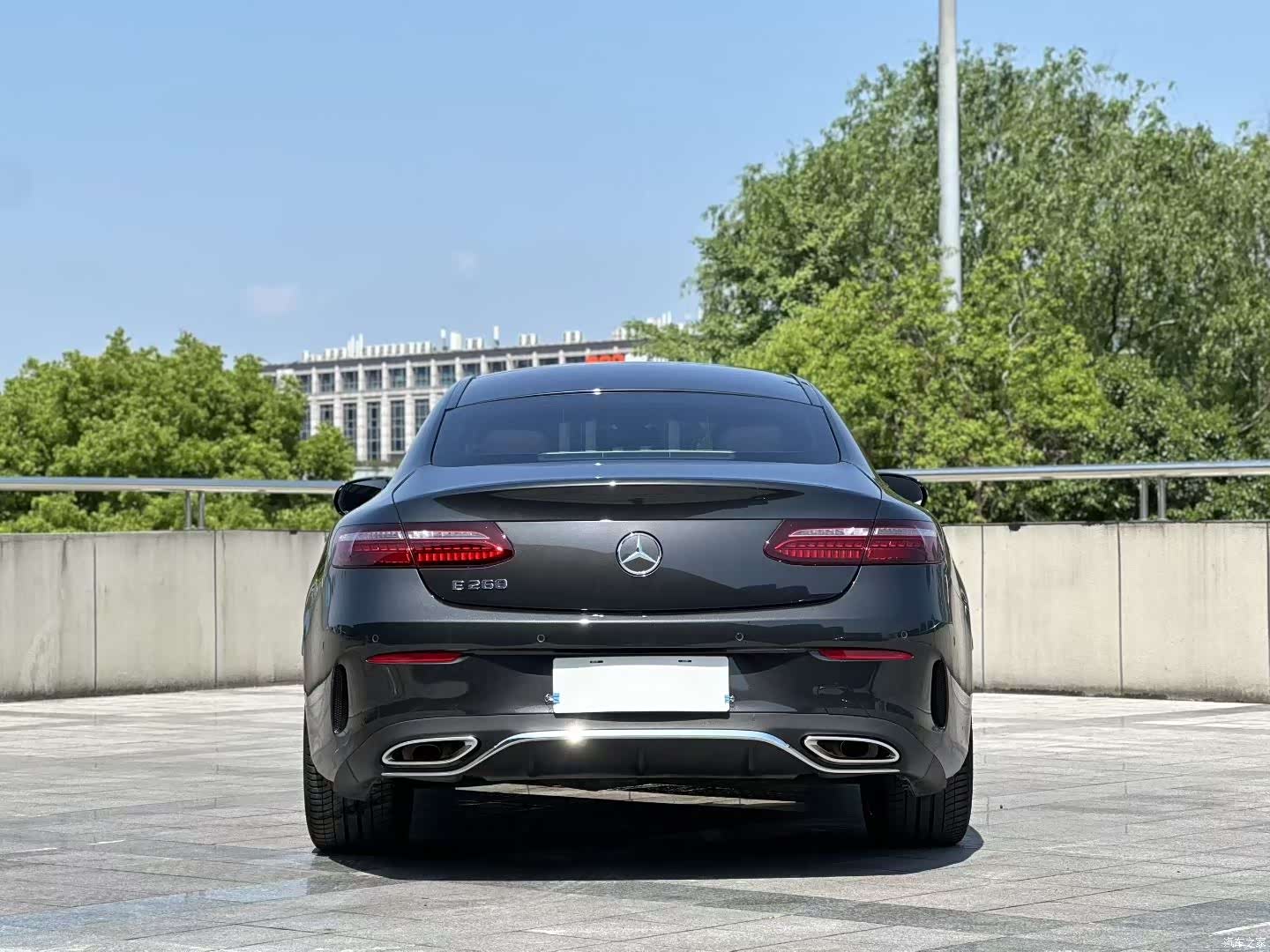 Mercedes-Benz E-Class, 2023 11