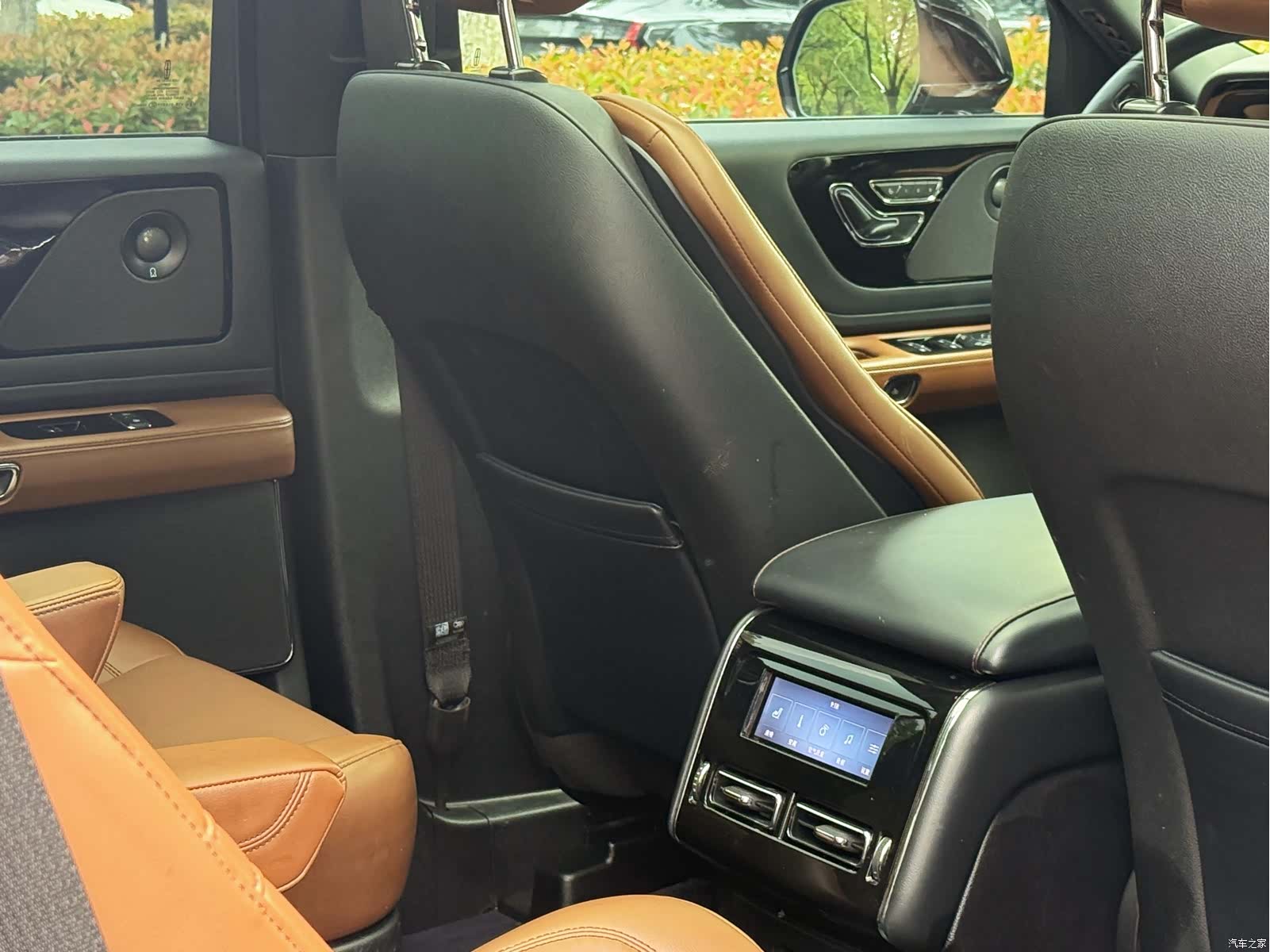 Lincoln Aviator, 2024 14