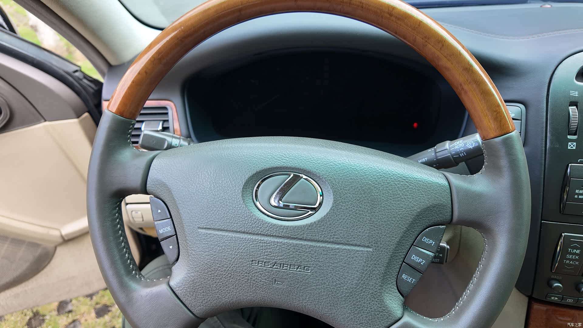 Lexus LS, 2004 46