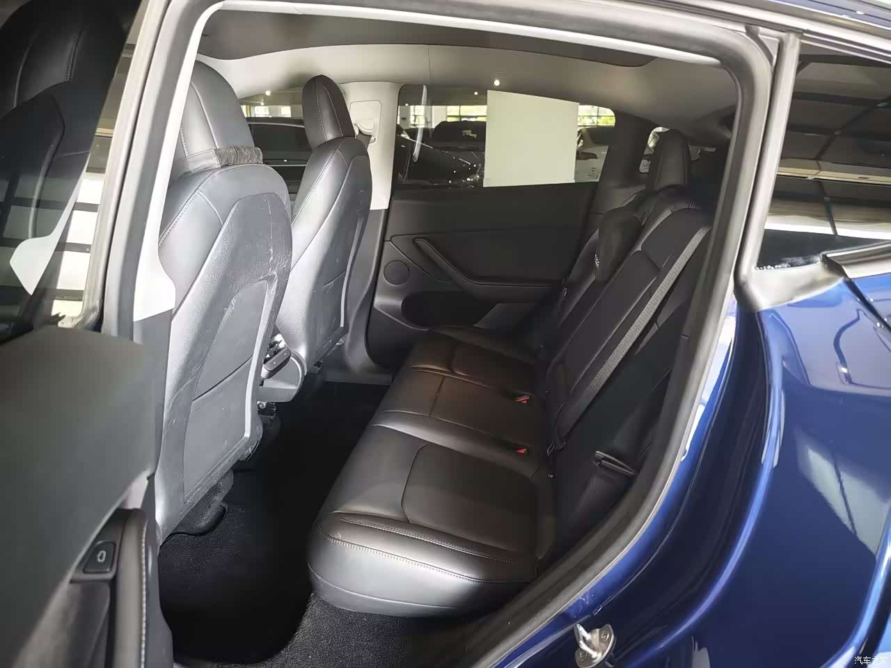Tesla Model Y, 2021 все фото