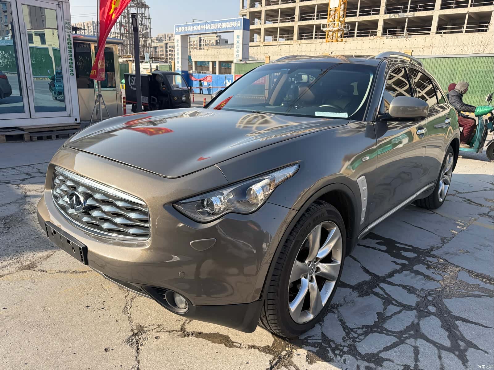 Infiniti FX35, 2011 1