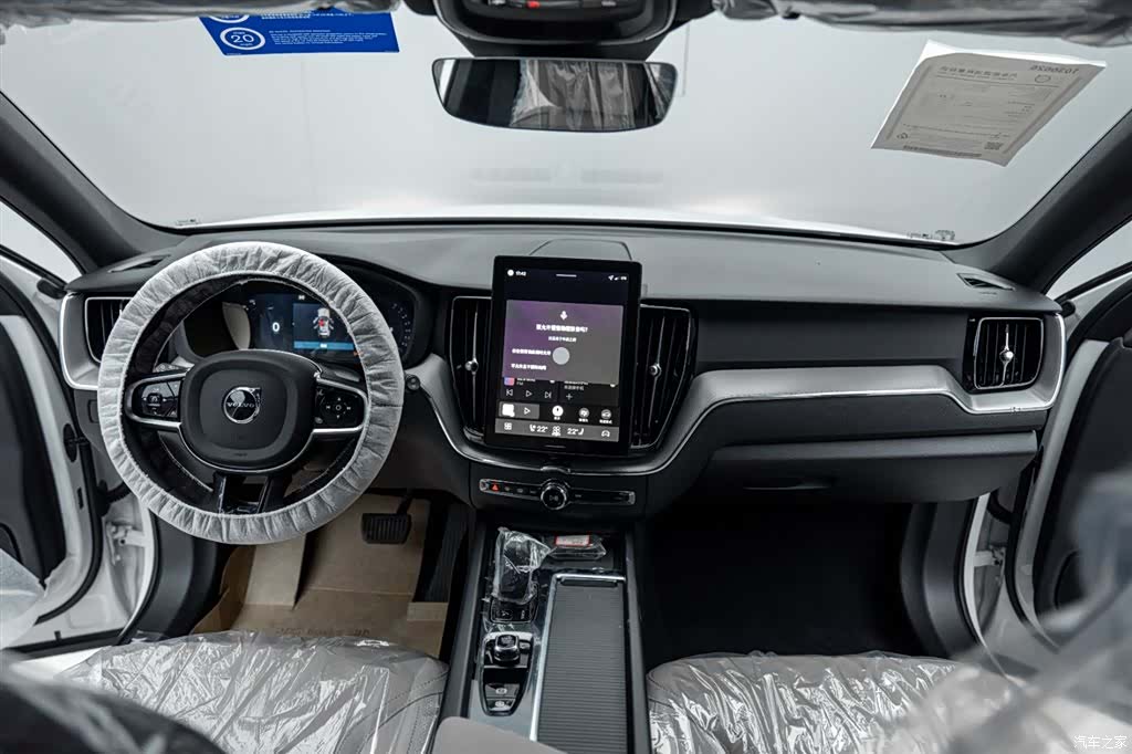 Volvo XC60, 2026 13