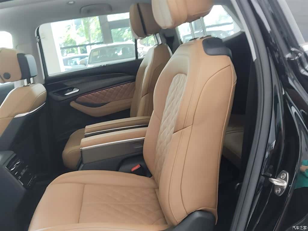Audi Q6, 2025 17