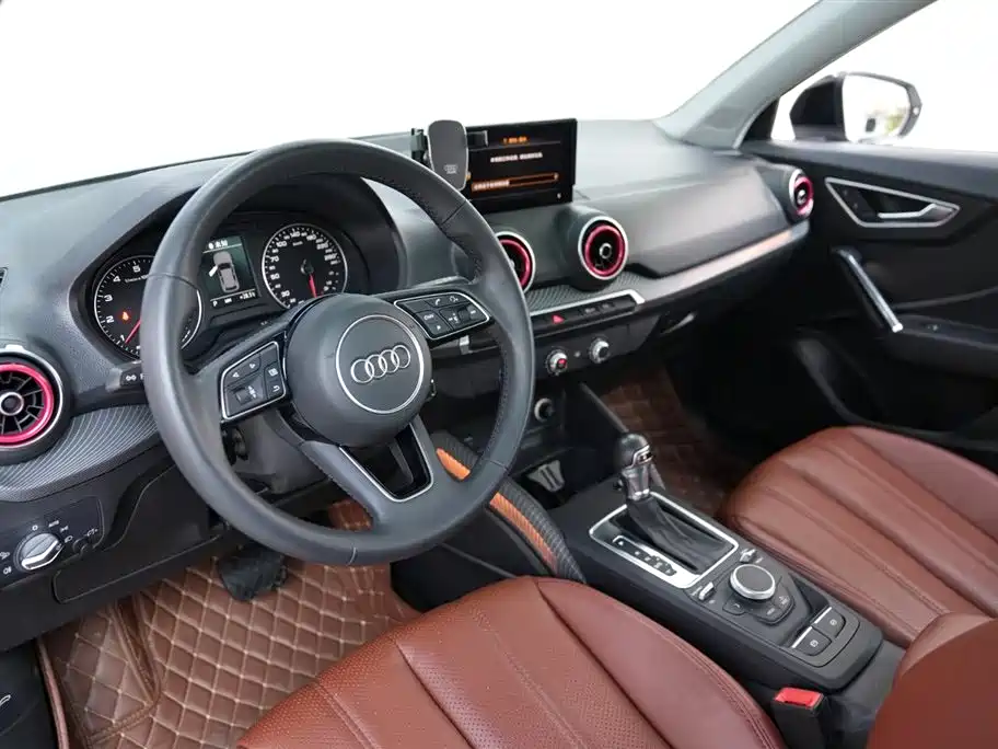 Audi Q2L