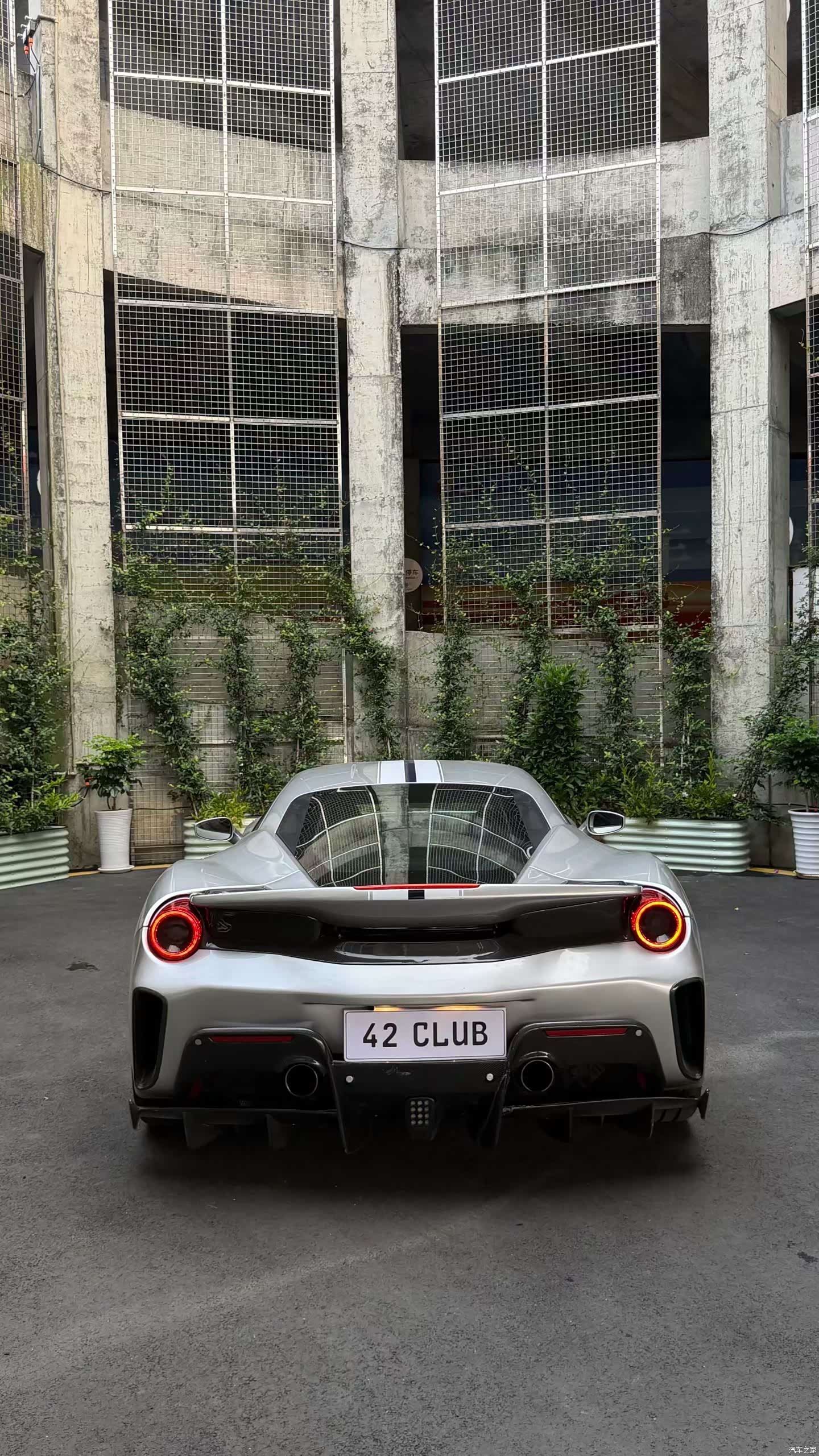 Ferrari 488, 2016 3
