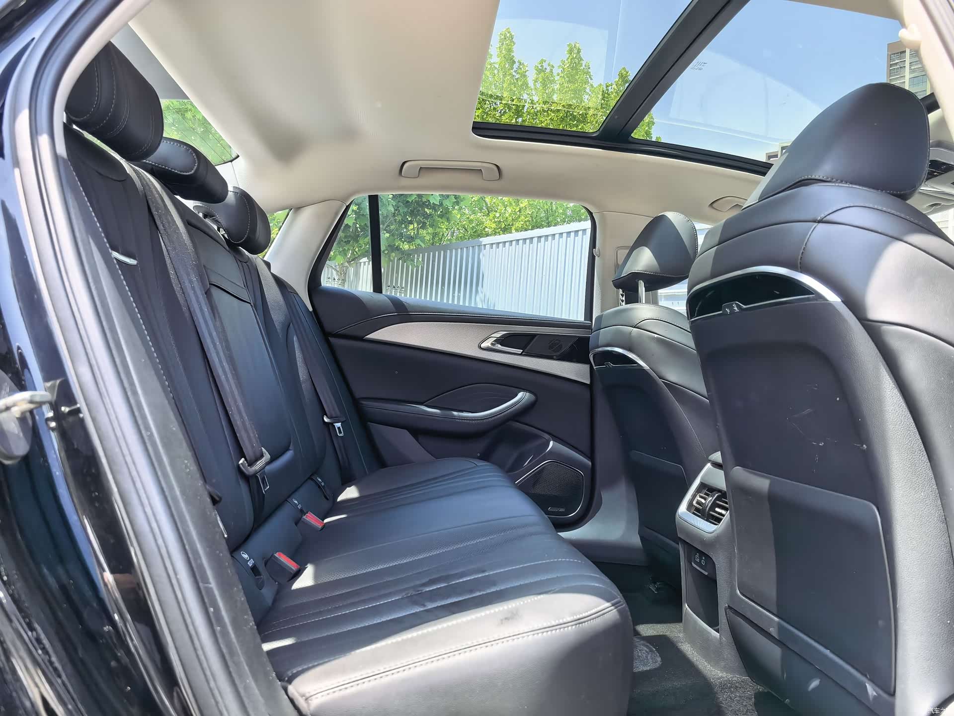 Hongqi H5, 2023 22