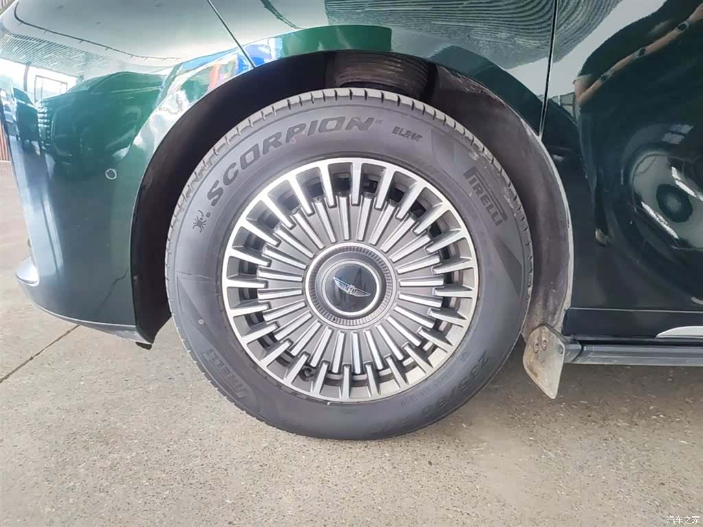 LEVC L380, 2025 23