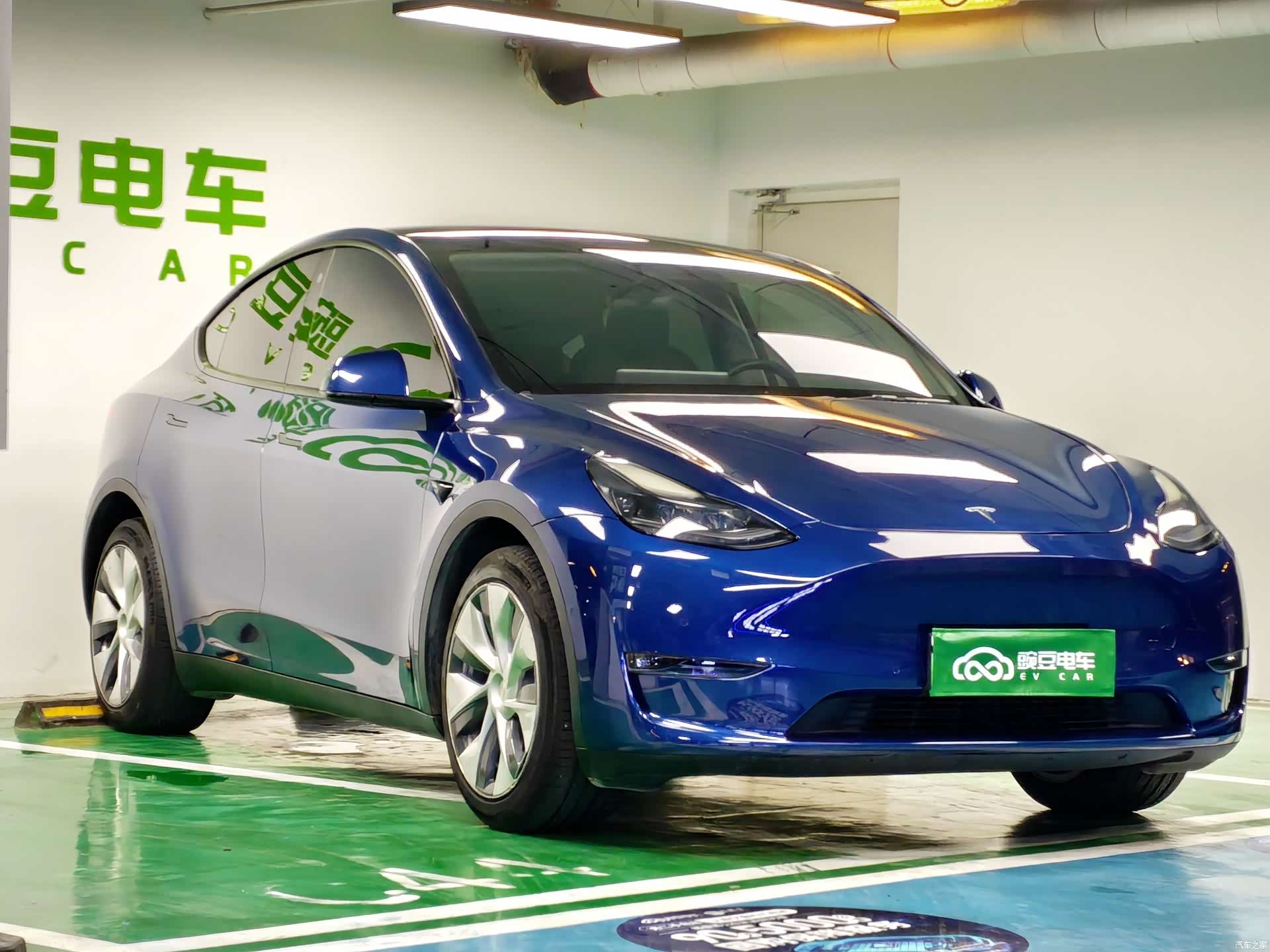 Tesla Model Y, 2021 все фото