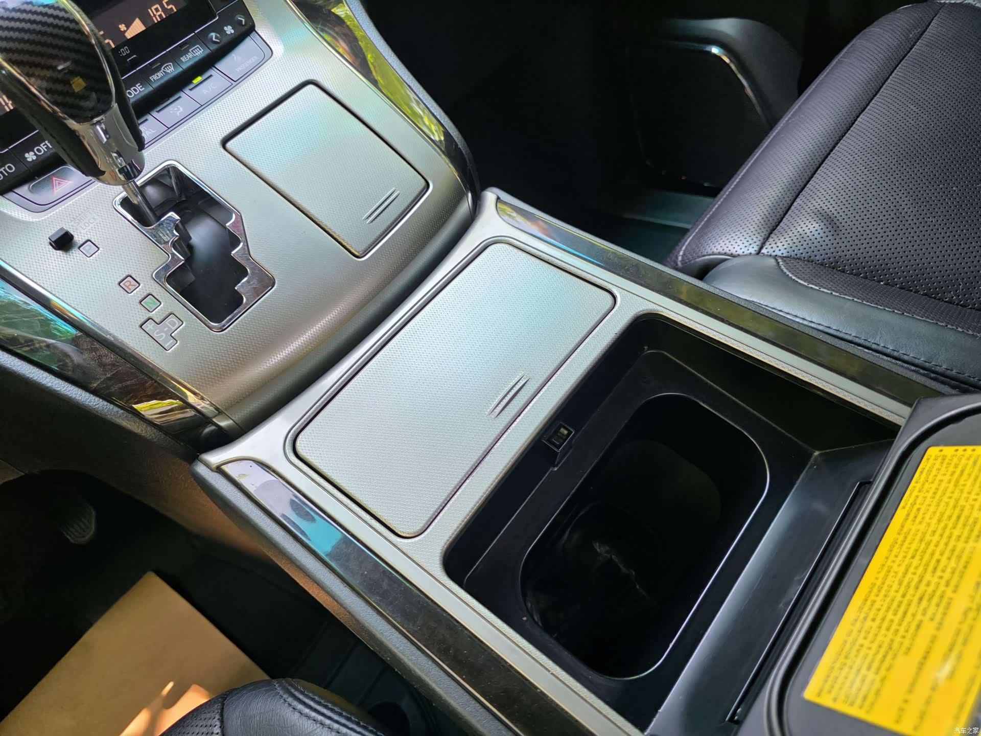 Toyota Alphard, 2014 27