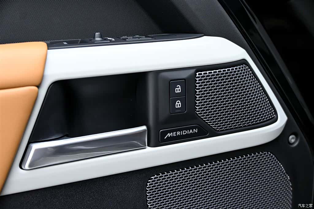 Land Rover Defender, 2024 24