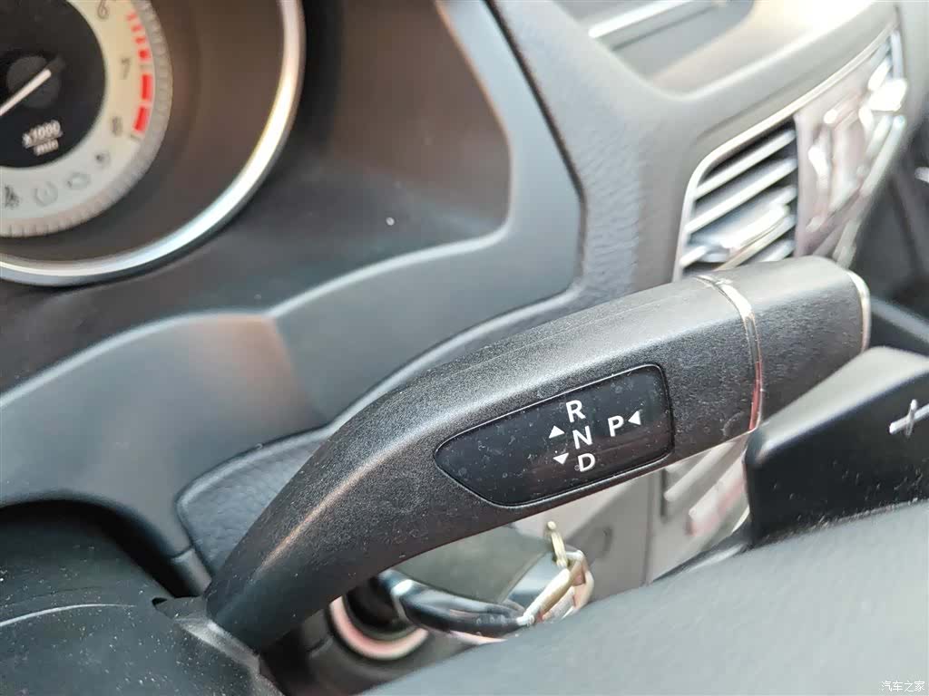 Mercedes-Benz E-Class, 2016 10