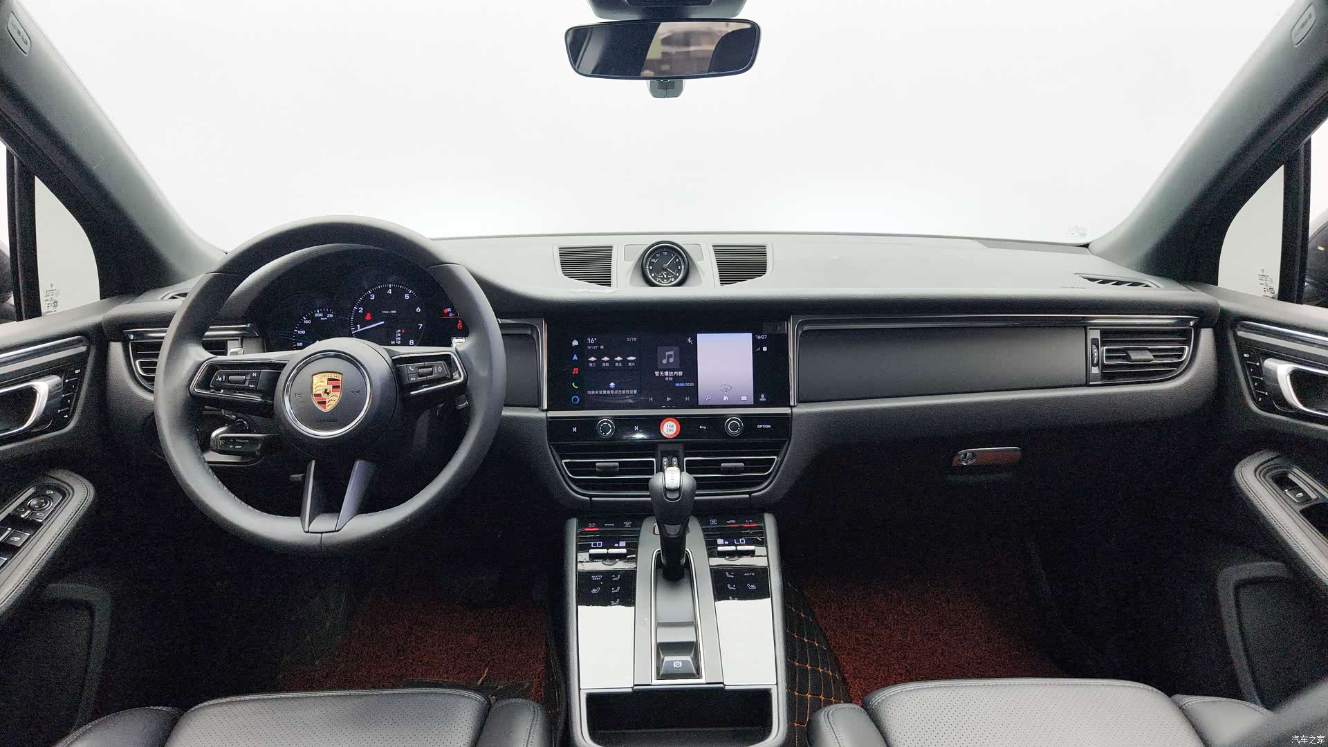 Porsche Macan, 2024 9