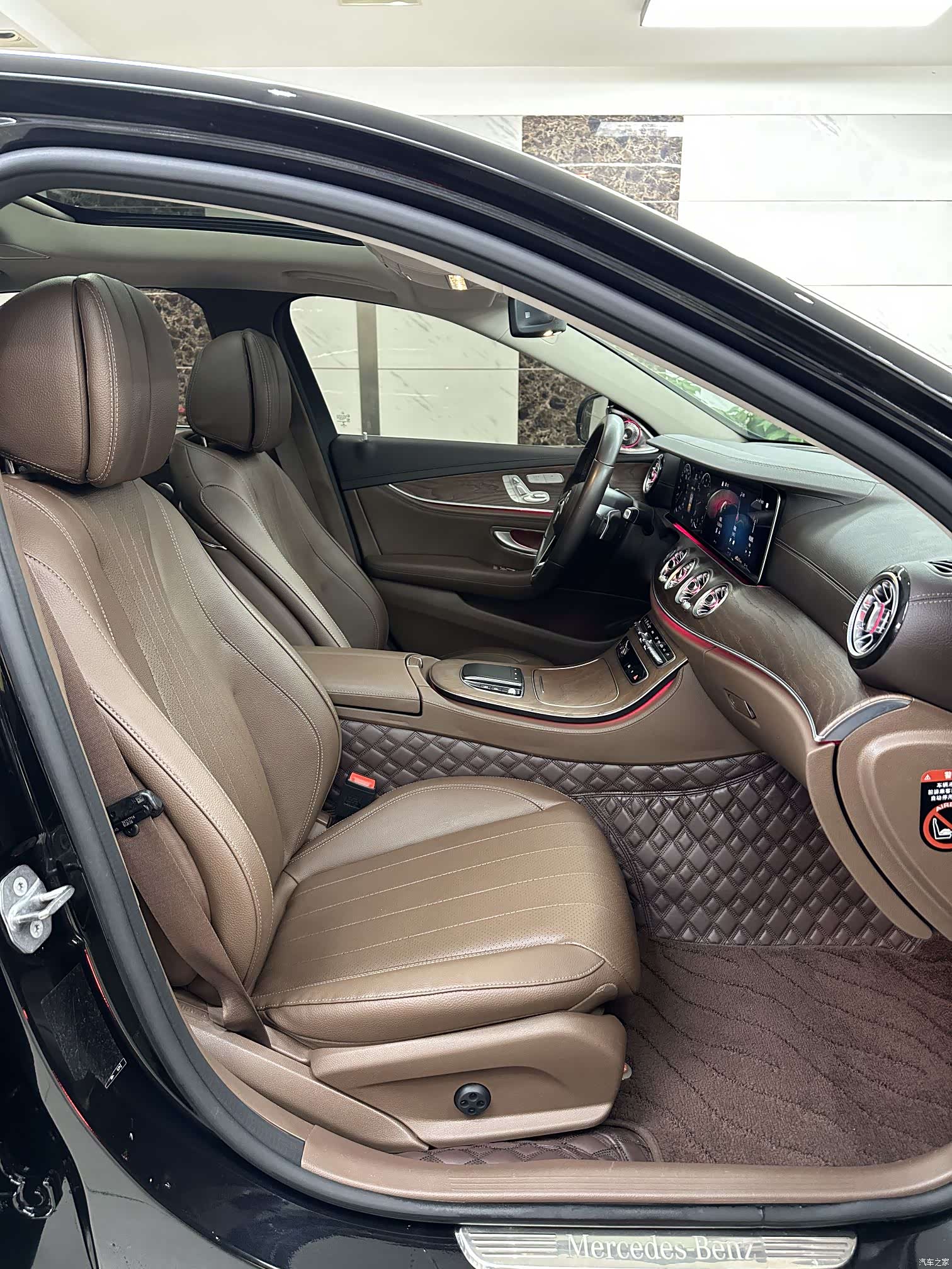 Mercedes-Benz E-Class, 2022 11