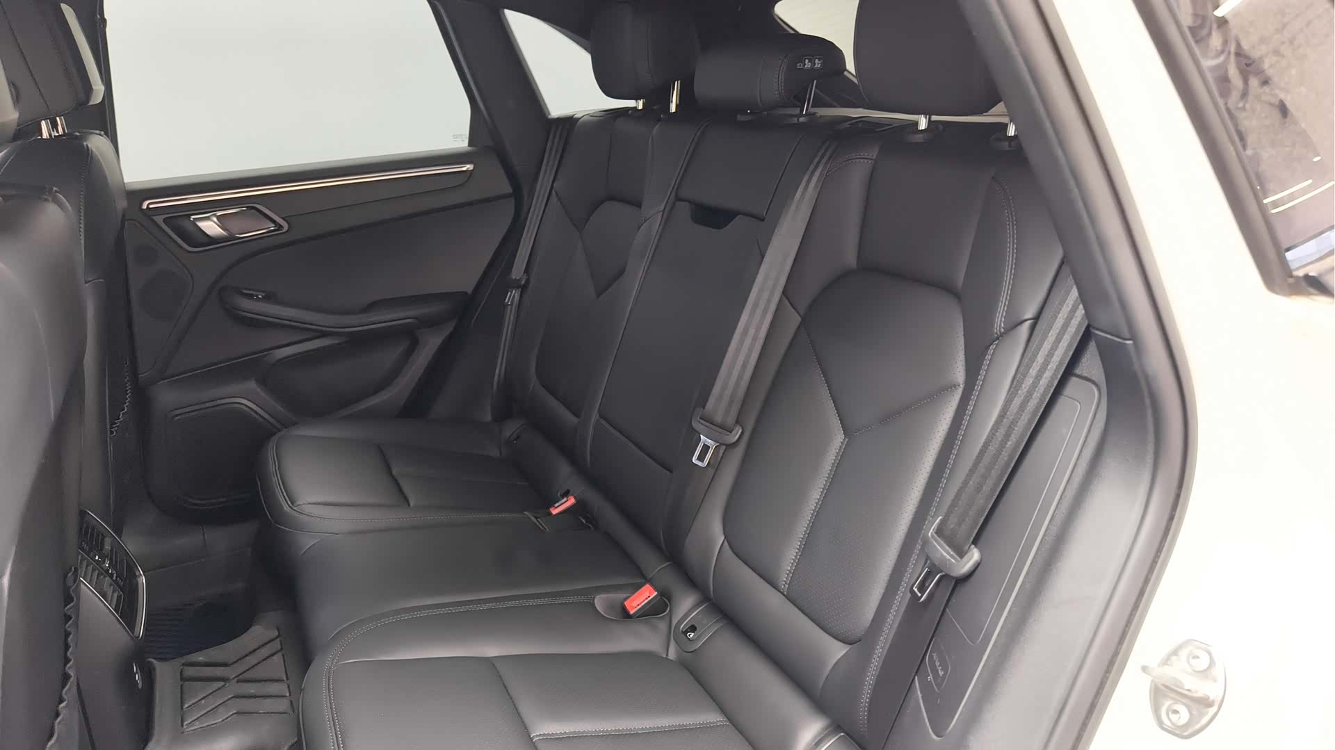 Porsche Macan, 2024 9