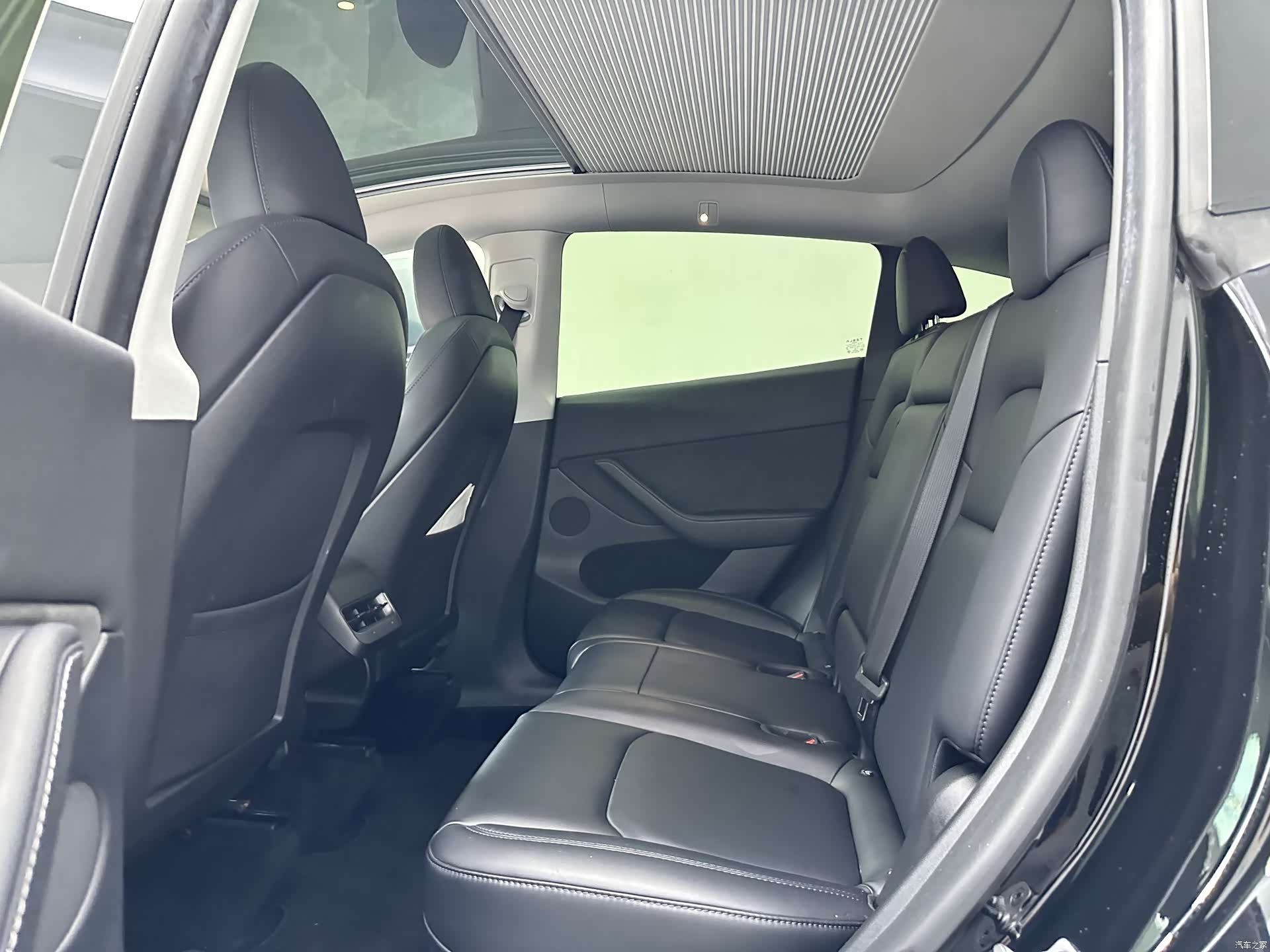 Tesla Model Y, 2023 11