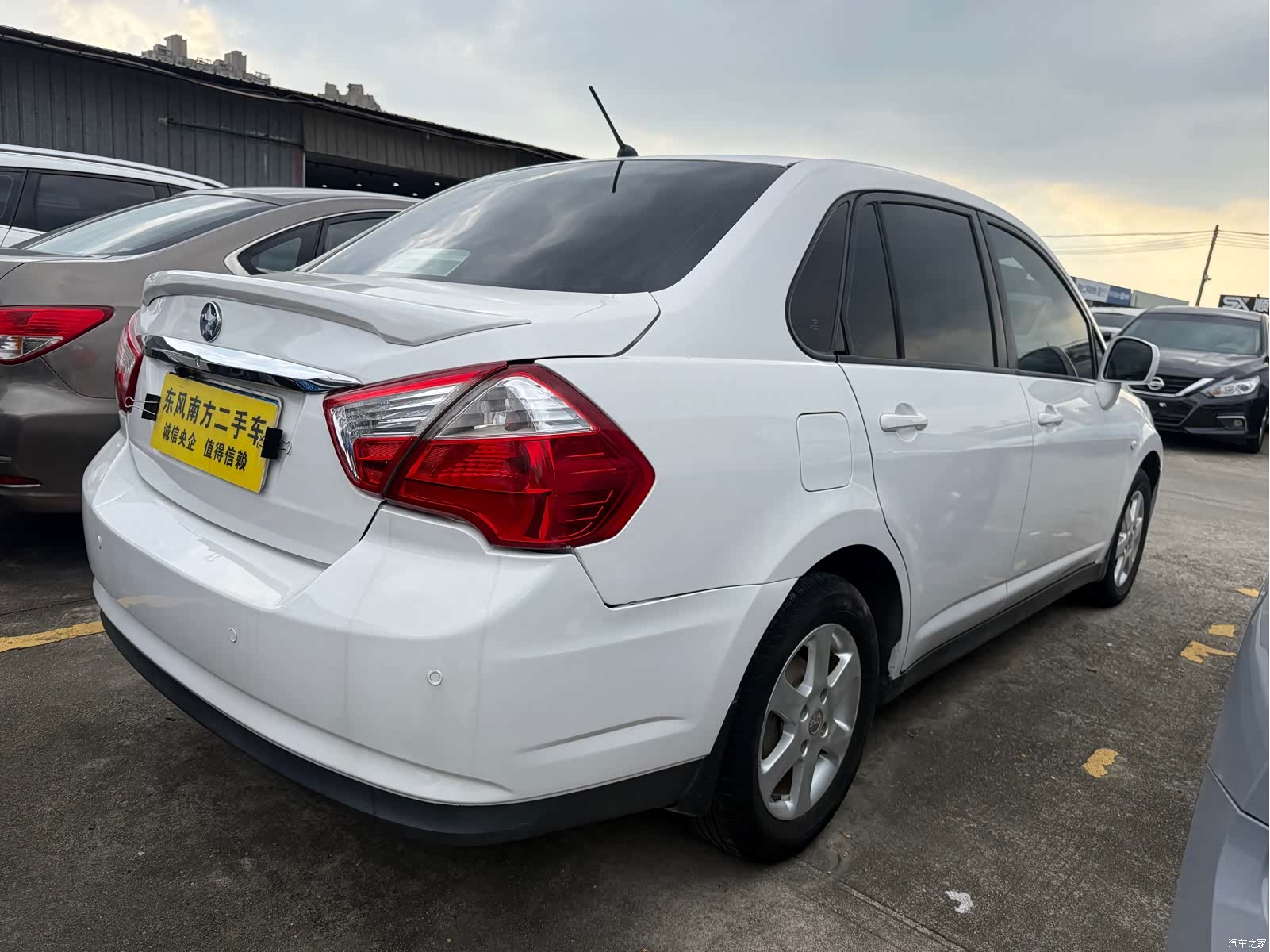 Nissan D50, 2015 11
