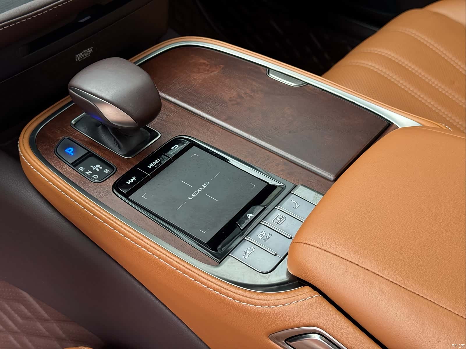 Lexus LS, 2019 19