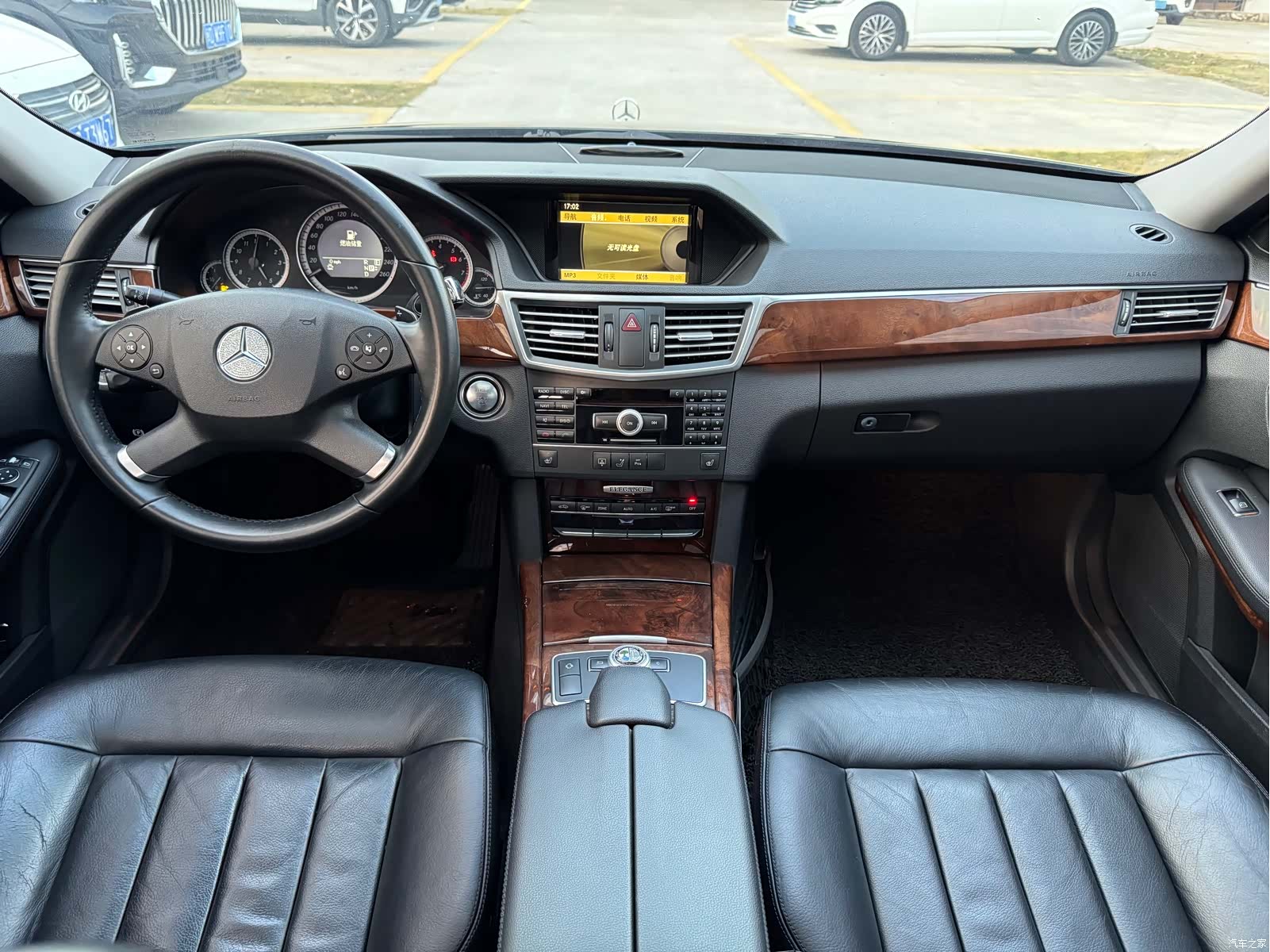 Mercedes-Benz E-Class, 2011 10
