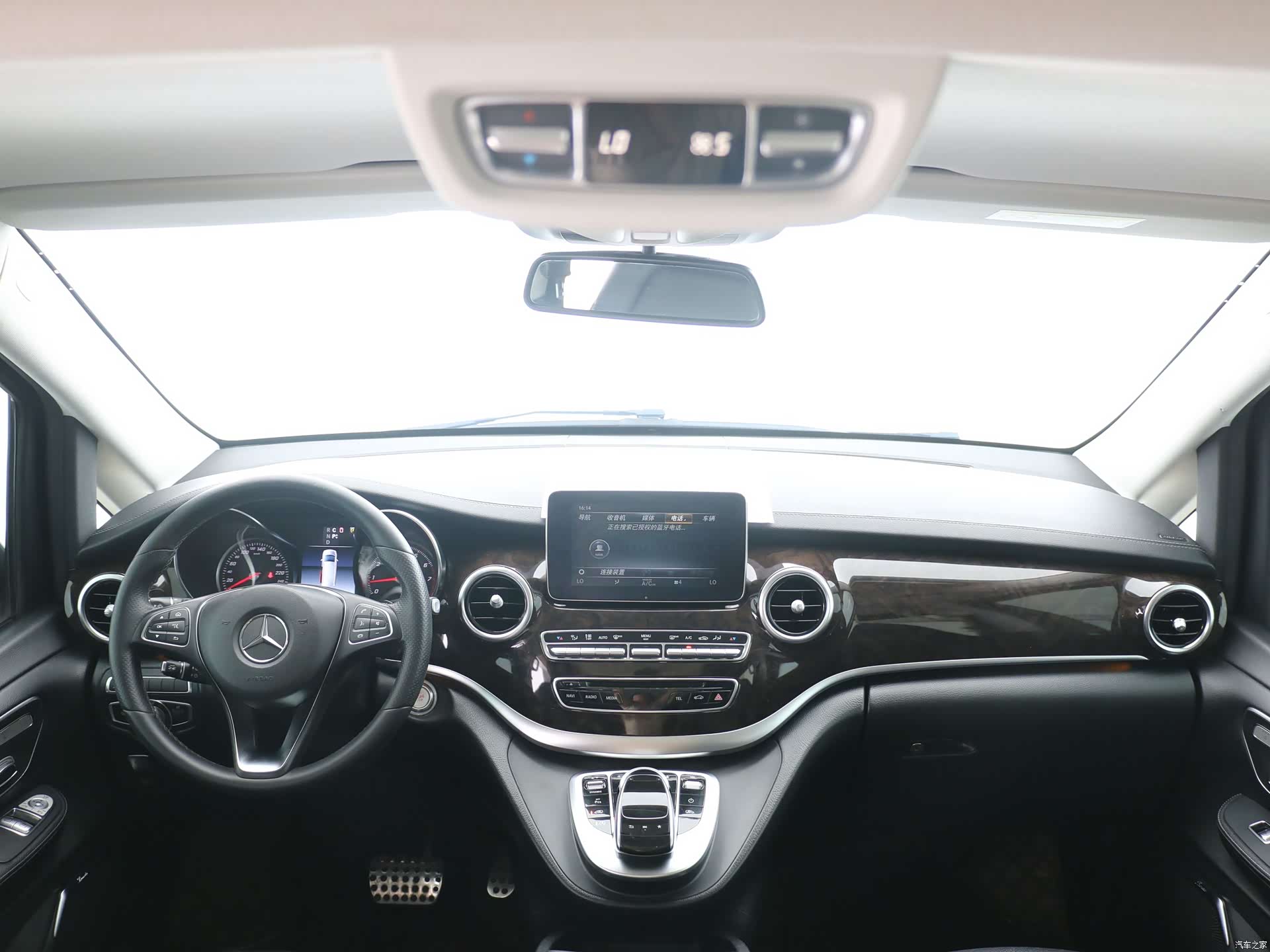 Mercedes-Benz V-Class, 2019 13
