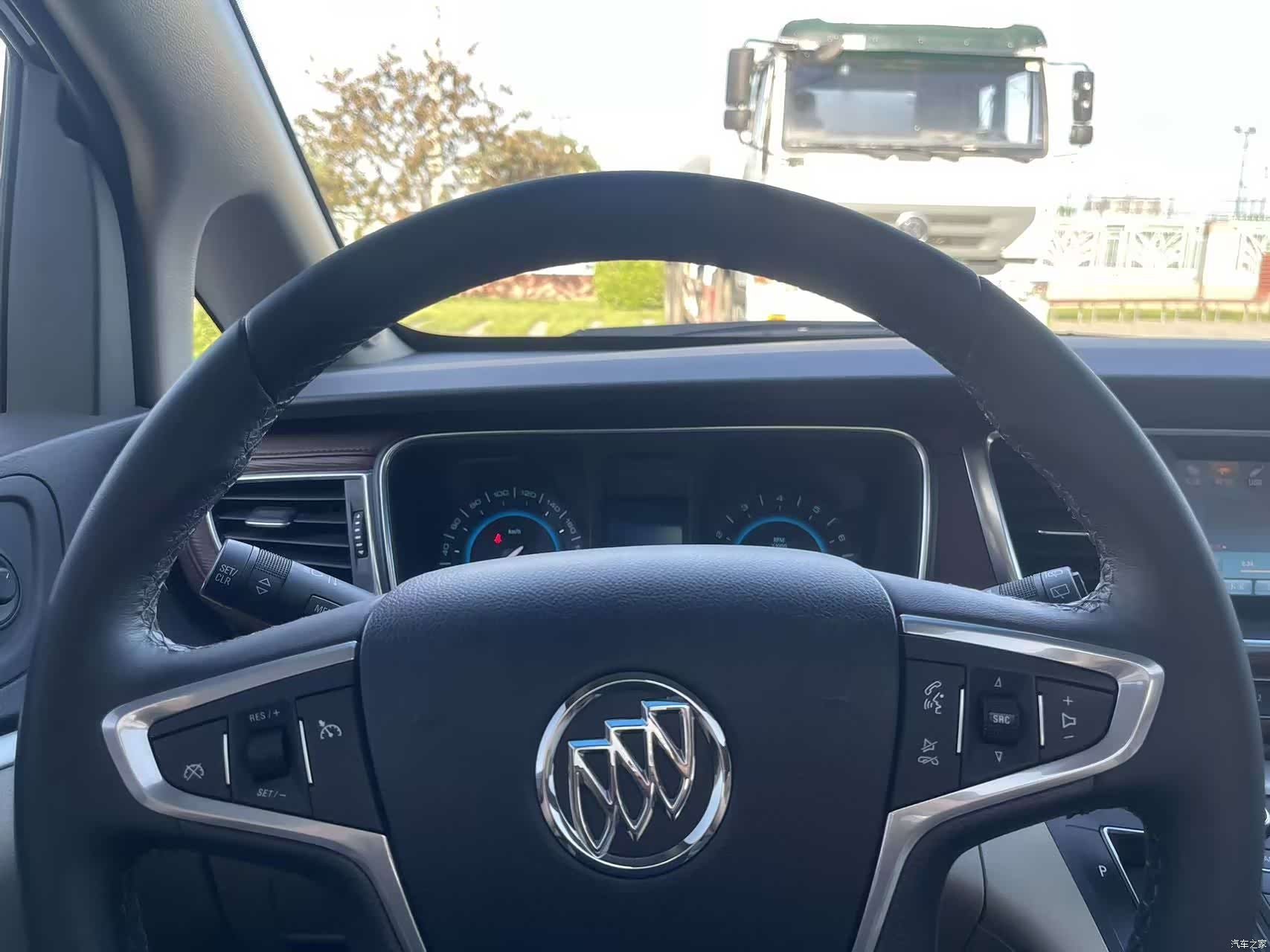 Buick GL8, 2015 29