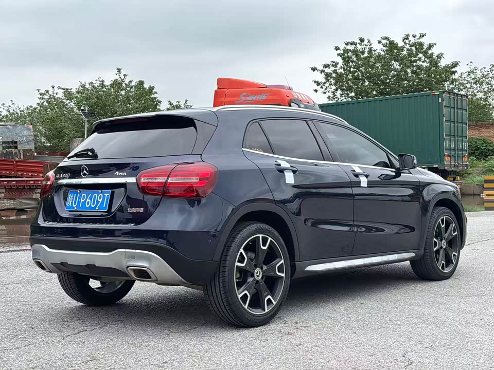 Mercedes-Benz GLA