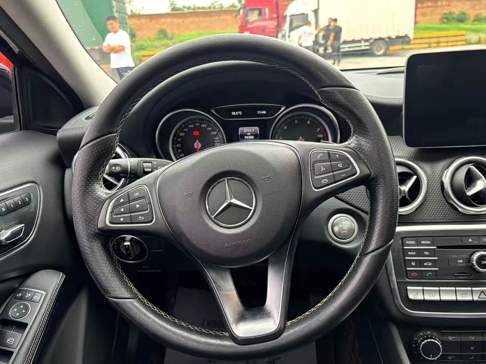 Mercedes-Benz GLA