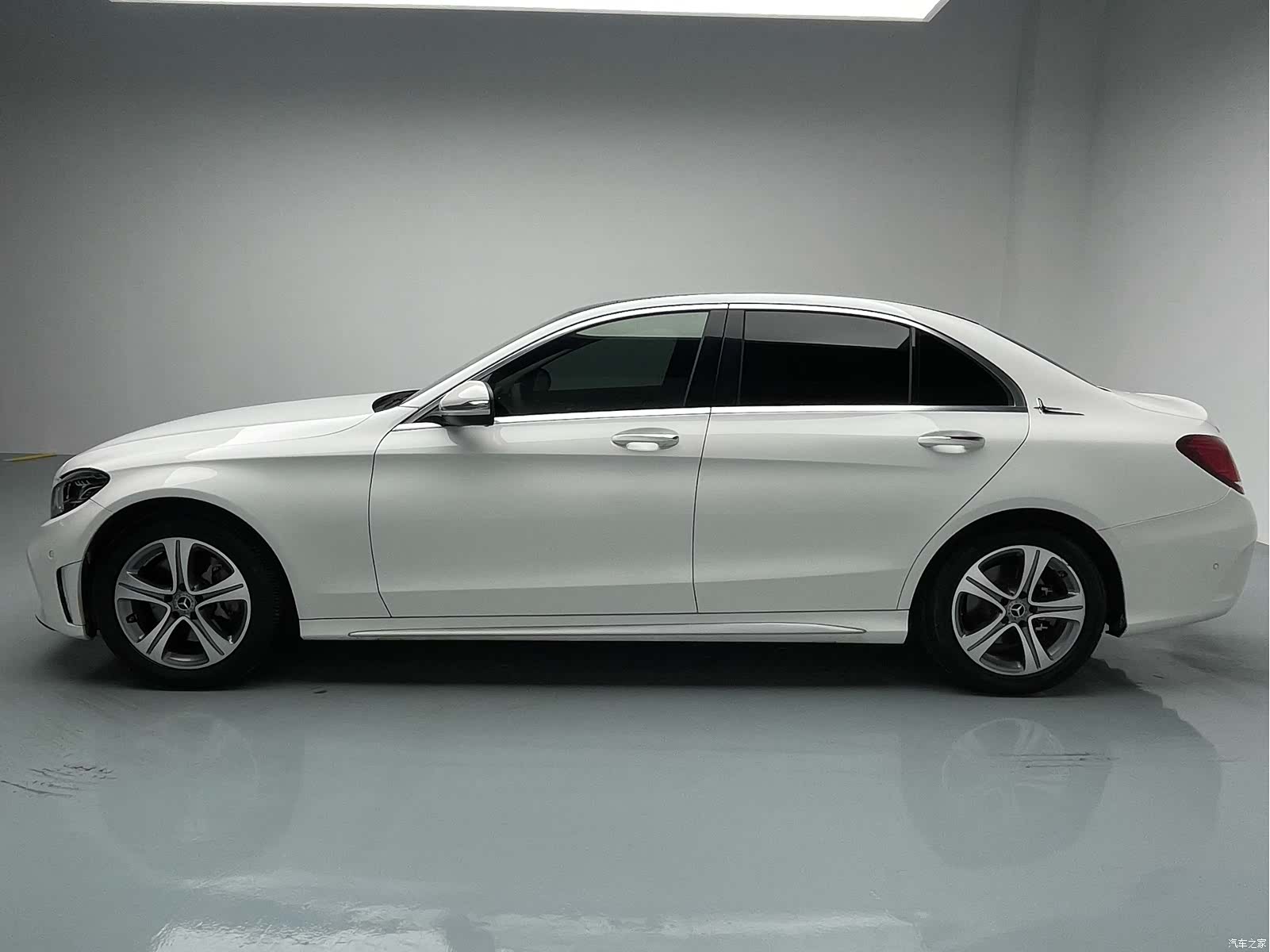 Mercedes-Benz C-Class, 2020 4