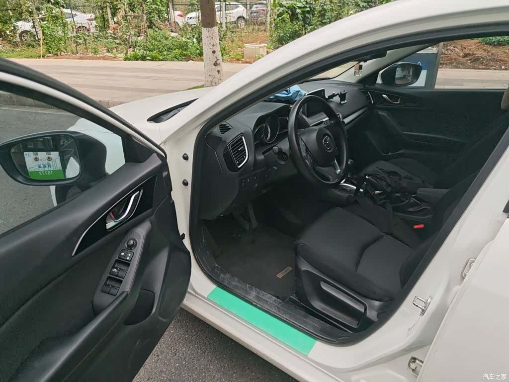 Mazda Mazda3, 2016 12