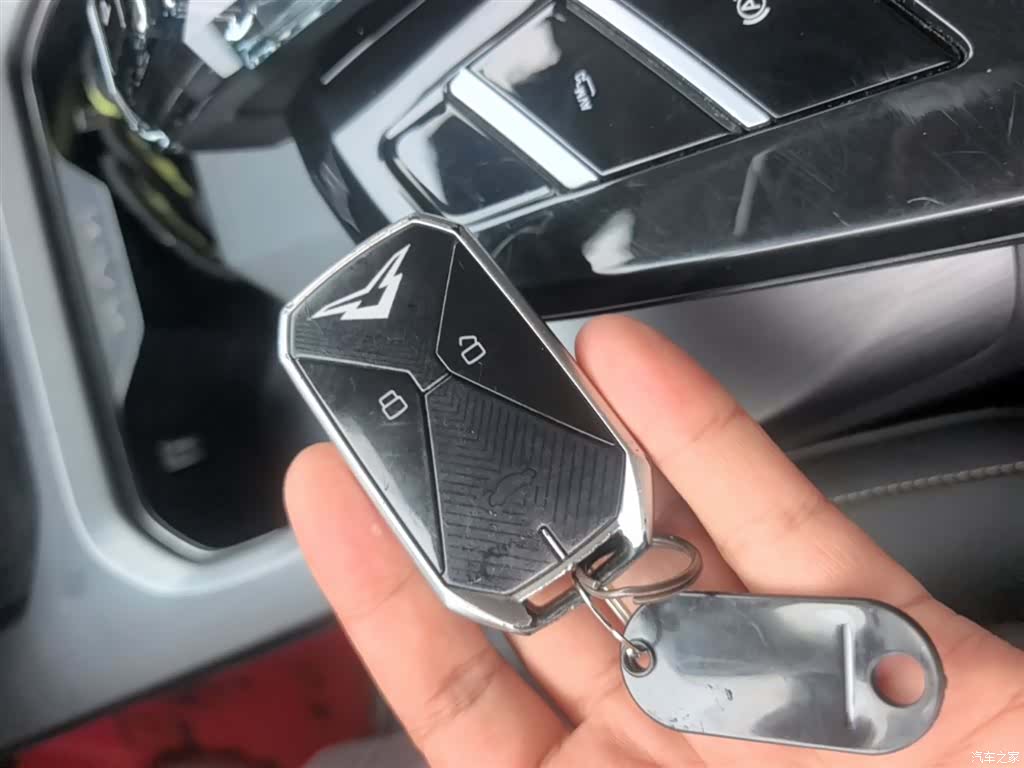 Geely Galaxy 500, 2023 9