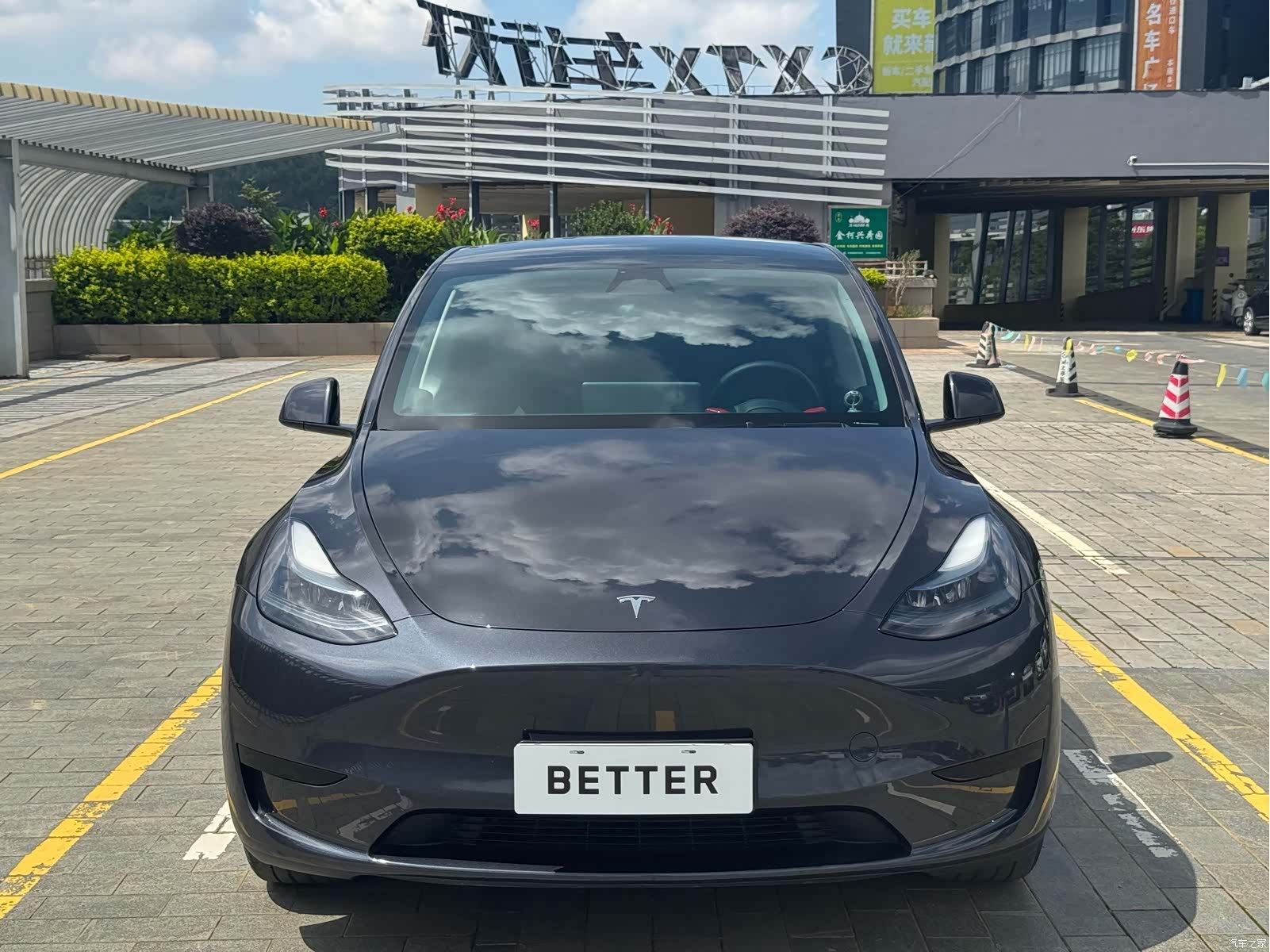 Tesla Model Y, 2024 3