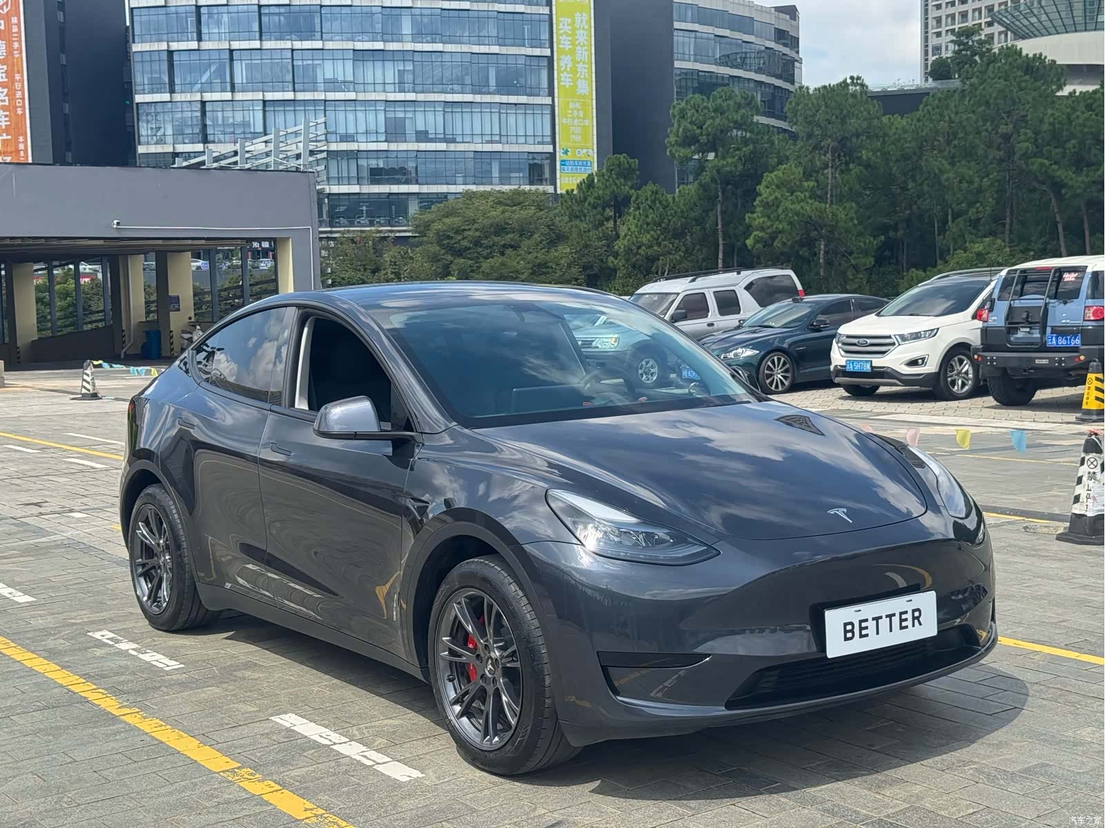 Tesla Model Y, 2024 4