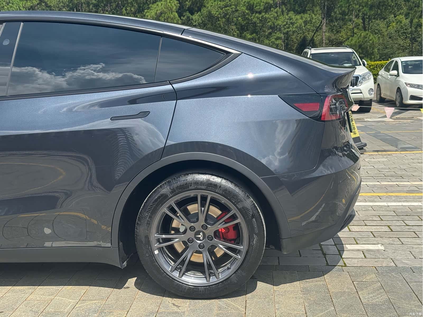 Tesla Model Y, 2024 22
