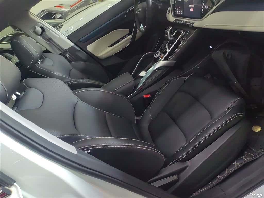 Geely Boyue, 2022 25