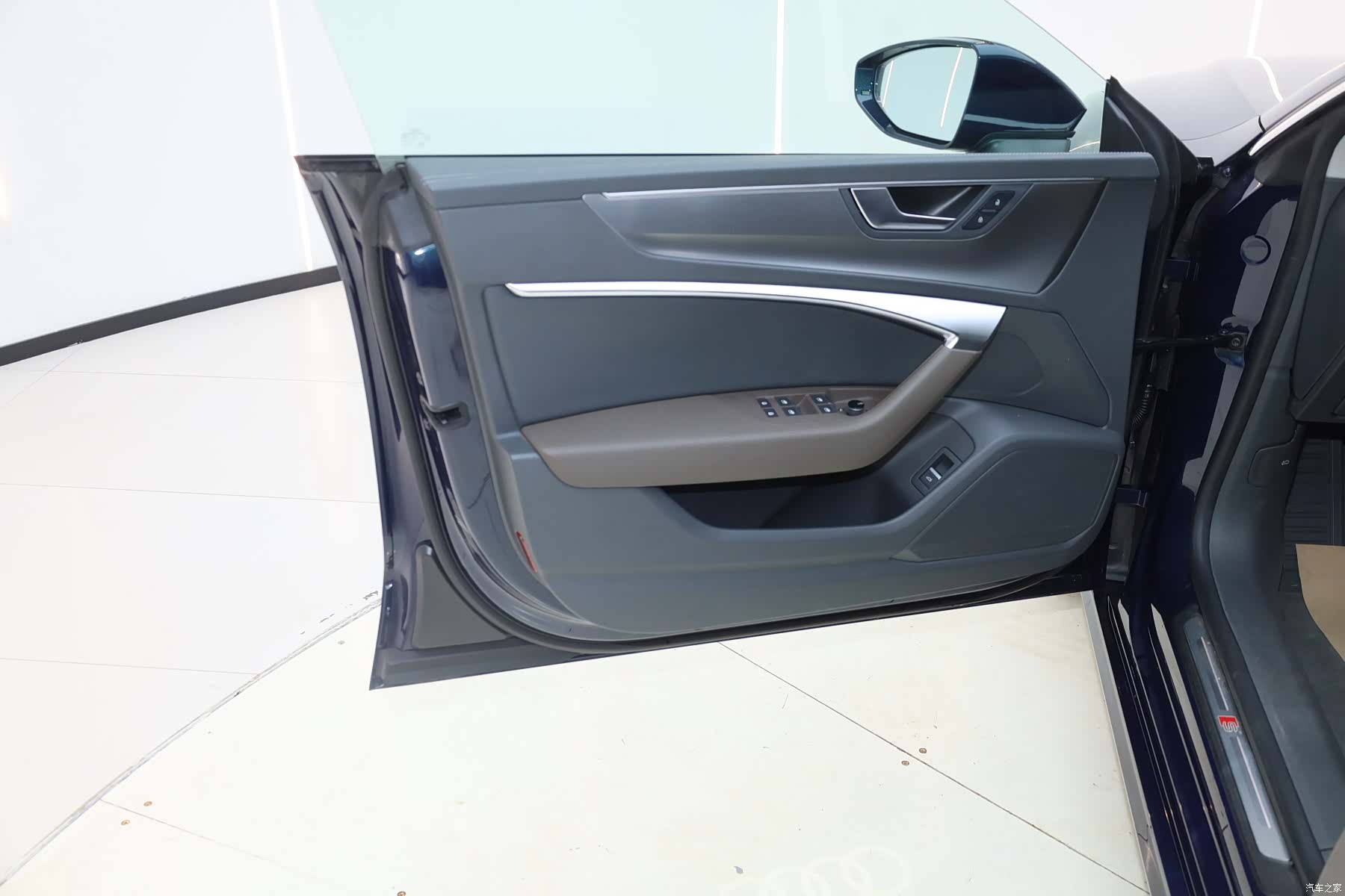 Audi A7L, 2024 28