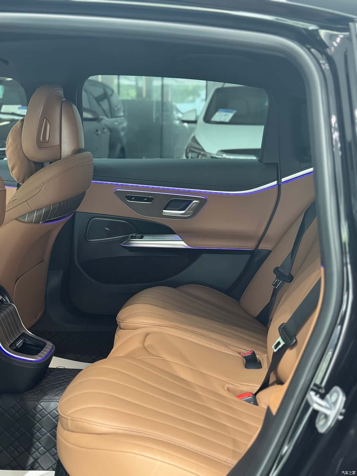 Mercedes-Benz E-Class, 2025 8